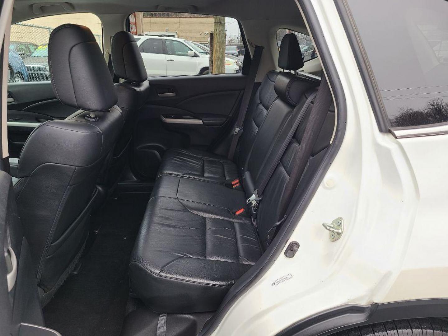 2013 WHITE HONDA CR-V EXL (5J6RM4H77DL) with an 2.4L engine, Automatic transmission, located at 117 North Cameron Street, Harrisburg, PA, 17101, (717) 963-8962, 40.266762, -76.875259 - WE FINANCE!!! Good Credit/ Bad Credit/ No Credit - ALL Trade-Ins Welcomed!!! ***Guaranteed Credit Approval*** APPLY ONLINE or CALL us TODAY ;) Internet Prices and Marketplace Prices are SPECIAL discounted ***CASH DEALS*** Retail Prices are higher. Please call us to discuss your cash and finan - Photo#13