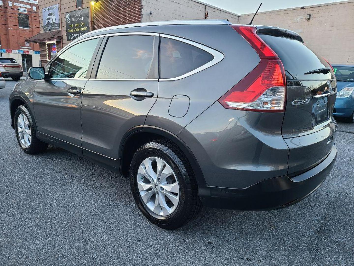 2013 GRAY HONDA CR-V EXL (2HKRM4H77DH) with an 2.4L engine, Automatic transmission, located at 7981 Paxton Street, Harrisburg, PA, 17111, (717) 561-2926, 40.261490, -76.749229 - WE FINANCE!!! Good Credit/ Bad Credit/ No Credit - ALL Trade-Ins Welcomed!!! ***Guaranteed Credit Approval*** APPLY ONLINE or CALL us TODAY ;) Internet Prices and Marketplace Prices are SPECIAL discounted ***CASH DEALS*** Retail Prices are higher. Please call us to discuss your cash and finan - Photo#2