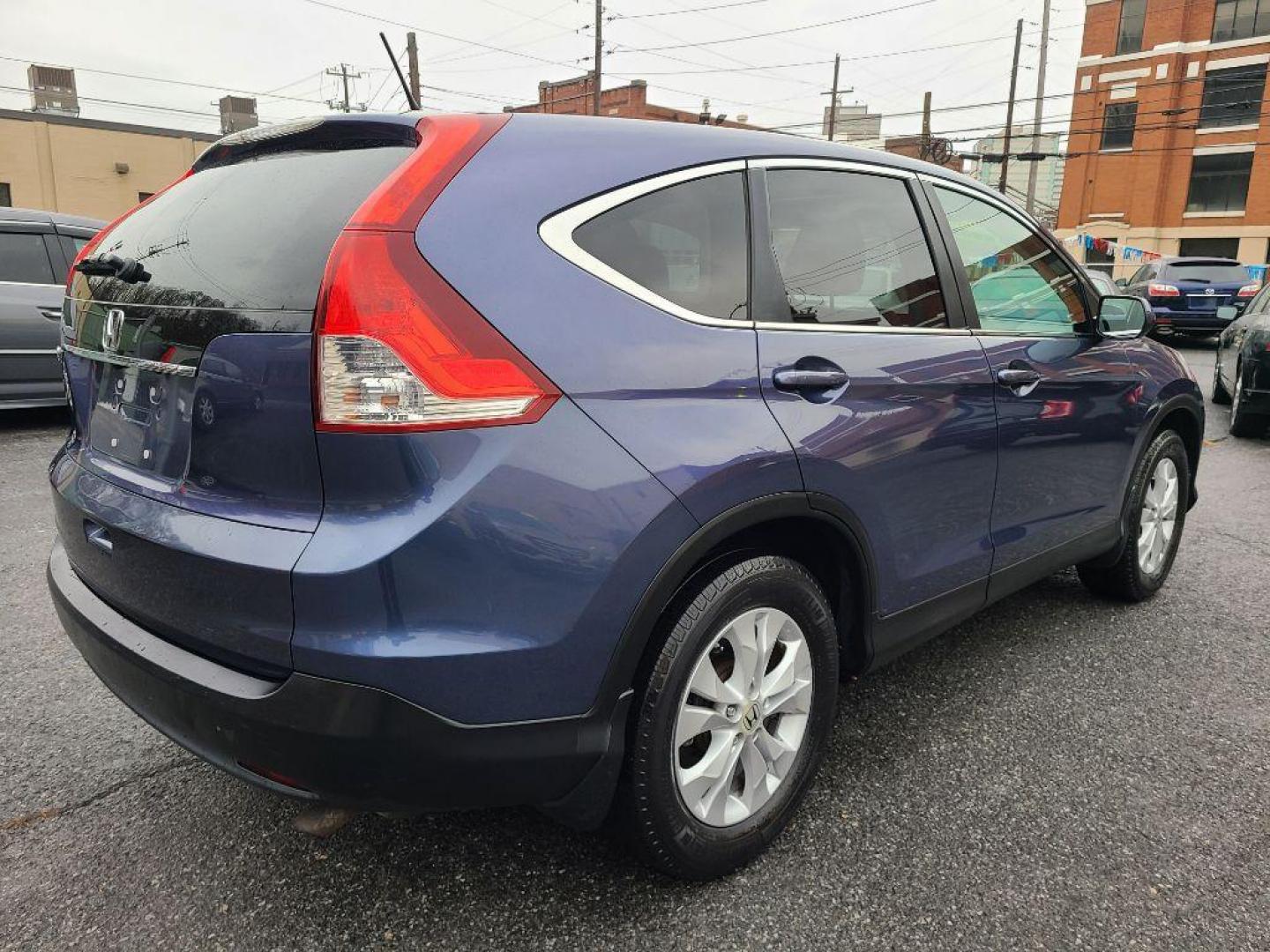 2013 BLUE HONDA CR-V EX (2HKRM3H57DH) with an 2.4L engine, Automatic transmission, located at 7981 Paxton Street, Harrisburg, PA, 17111, (717) 561-2926, 40.261490, -76.749229 - WE FINANCE!!! Good Credit/ Bad Credit/ No Credit - ALL Trade-Ins Welcomed!!! ***Guaranteed Credit Approval*** APPLY ONLINE or CALL us TODAY ;) Internet Prices and Marketplace Prices are SPECIAL discounted ***CASH DEALS*** Retail Prices are higher. Please call us to discuss your cash and finan - Photo#4