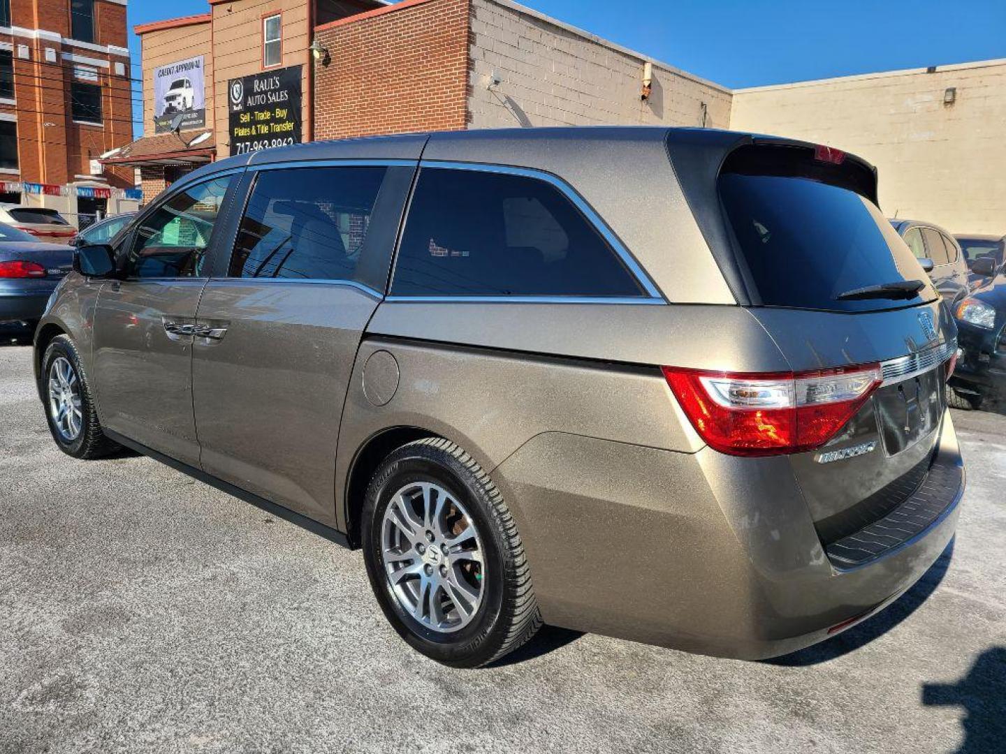 2013 GOLD HONDA ODYSSEY EXL (5FNRL5H62DB) with an 3.5L engine, Automatic transmission, located at 117 North Cameron Street, Harrisburg, PA, 17101, (717) 963-8962, 40.266762, -76.875259 - WE FINANCE!!! Good Credit/ Bad Credit/ No Credit - ALL Trade-Ins Welcomed!!! ***Guaranteed Credit Approval*** APPLY ONLINE or CALL us TODAY ;) Internet Prices and Marketplace Prices are SPECIAL discounted ***CASH DEALS*** Retail Prices are higher. Please call us to discuss your cash and finan - Photo#2