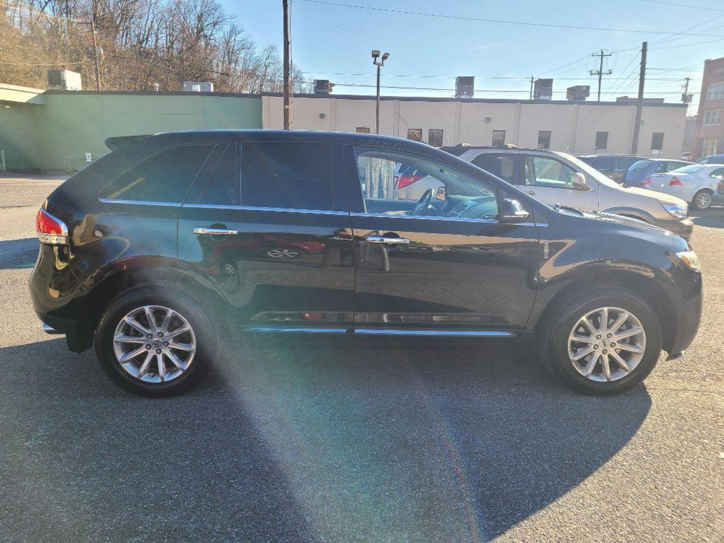 2013 BLACK LINCOLN MKX AWD (2LMDJ8JK8DB) with an 3.7L engine, Automatic transmission, located at 7981 Paxton Street, Harrisburg, PA, 17111, (717) 561-2926, 40.261490, -76.749229 - WE FINANCE!!! Good Credit/ Bad Credit/ No Credit - ALL Trade-Ins Welcomed!!! ***Guaranteed Credit Approval*** APPLY ONLINE or CALL us TODAY ;) Internet Prices and Marketplace Prices are SPECIAL discounted ***CASH DEALS*** Retail Prices are higher. Please call us to discuss your cash and finan - Photo#5