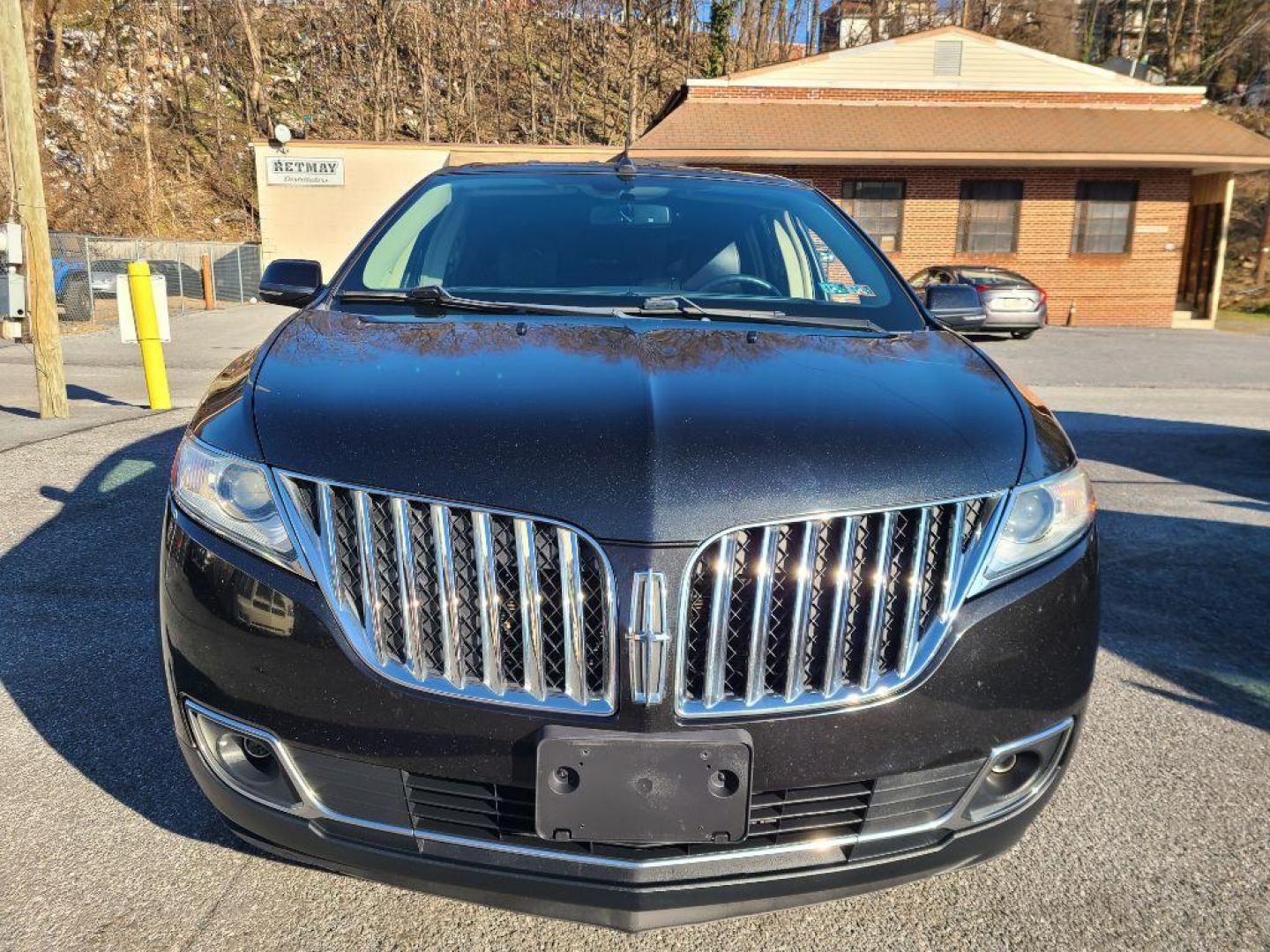 2013 BLACK LINCOLN MKX AWD (2LMDJ8JK8DB) with an 3.7L engine, Automatic transmission, located at 7981 Paxton Street, Harrisburg, PA, 17111, (717) 561-2926, 40.261490, -76.749229 - WE FINANCE!!! Good Credit/ Bad Credit/ No Credit - ALL Trade-Ins Welcomed!!! ***Guaranteed Credit Approval*** APPLY ONLINE or CALL us TODAY ;) Internet Prices and Marketplace Prices are SPECIAL discounted ***CASH DEALS*** Retail Prices are higher. Please call us to discuss your cash and finan - Photo#7