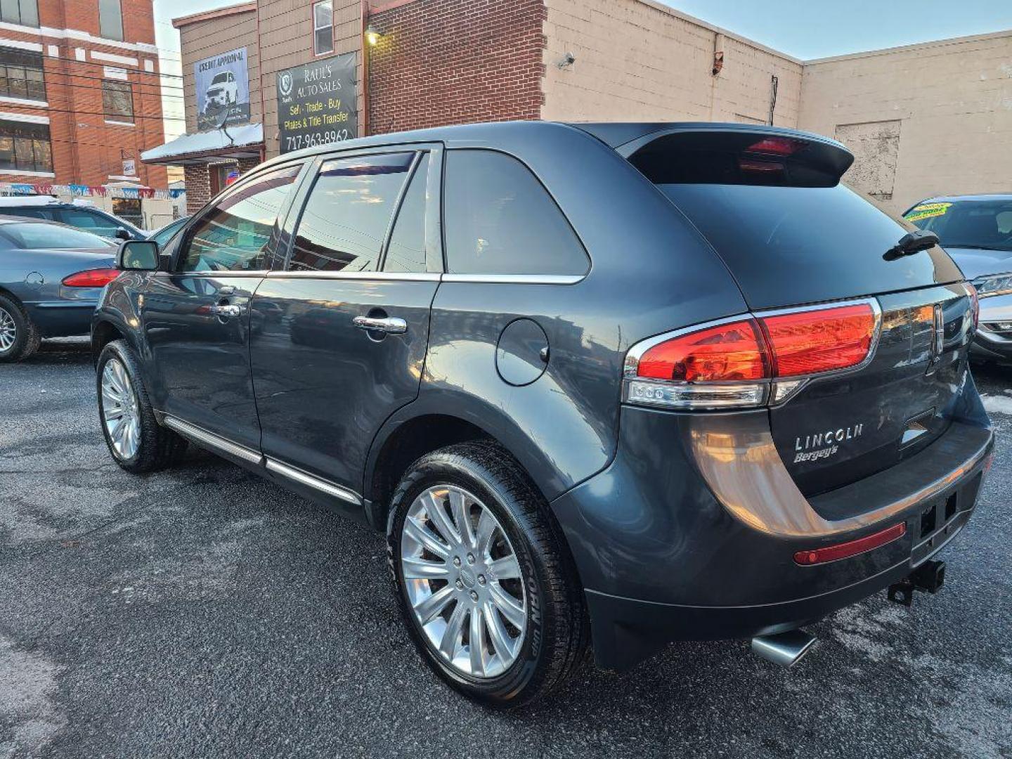 2013 GRAY LINCOLN MKX AWD (2LMDJ8JK4DB) with an 3.7L engine, Automatic transmission, located at 7981 Paxton Street, Harrisburg, PA, 17111, (717) 561-2926, 40.261490, -76.749229 - WE FINANCE!!! Good Credit/ Bad Credit/ No Credit - ALL Trade-Ins Welcomed!!! ***Guaranteed Credit Approval*** APPLY ONLINE or CALL us TODAY ;) Internet Prices and Marketplace Prices are SPECIAL discounted ***CASH DEALS*** Retail Prices are higher. Please call us to discuss your cash and finan - Photo#2