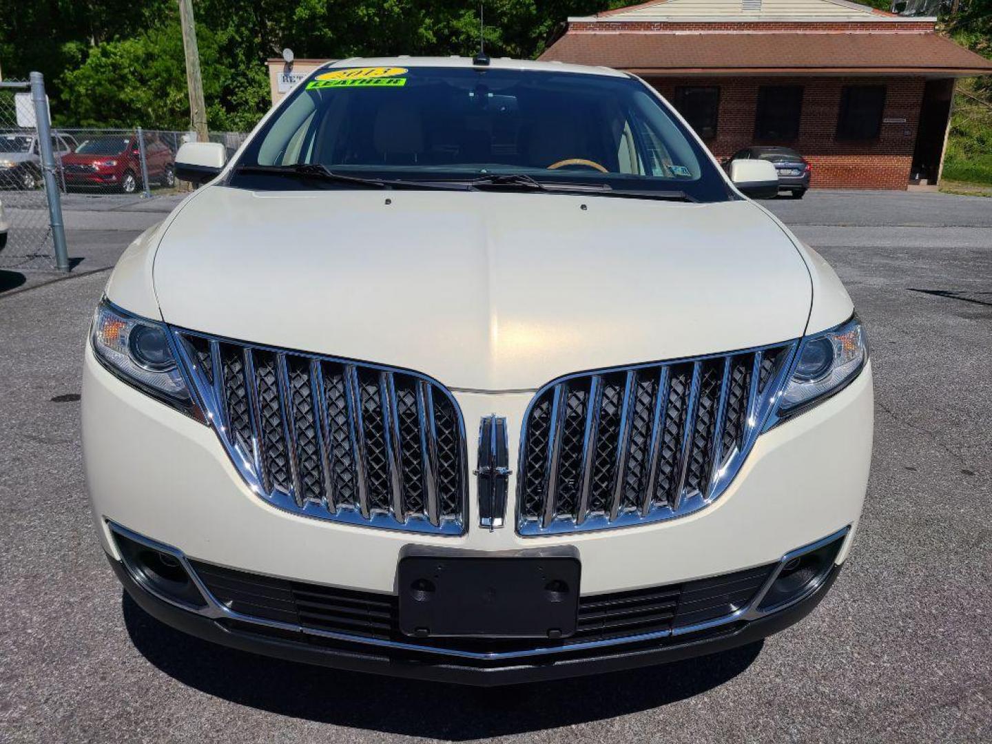 2013 WHITE LINCOLN MKX UTILITY (2LMDJ6JK7DB) with an 3.7L engine, Automatic transmission, located at 7981 Paxton Street, Harrisburg, PA, 17111, (717) 561-2926, 40.261490, -76.749229 - WE FINANCE!!! Good Credit/ Bad Credit/ No Credit - ALL Trade-Ins Welcomed!!! ***Guaranteed Credit Approval*** APPLY ONLINE or CALL us TODAY ;) Internet Prices and Marketplace Prices are SPECIAL discounted ***CASH DEALS*** Retail Prices are higher. Please call us to discuss your cash and finan - Photo#7