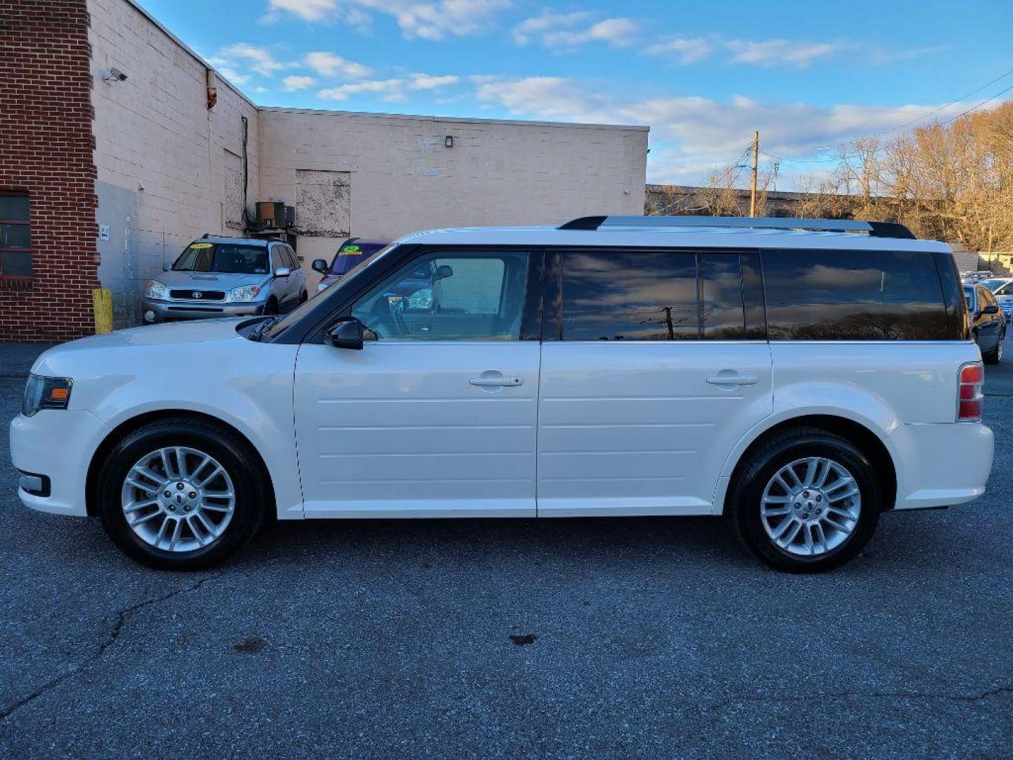 2014 WHITE FORD FLEX SEL (2FMHK6C83EB) with an 3.5L engine, Automatic transmission, located at 7981 Paxton Street, Harrisburg, PA, 17111, (717) 561-2926, 40.261490, -76.749229 - WE FINANCE!!! Good Credit/ Bad Credit/ No Credit - ALL Trade-Ins Welcomed!!! ***Guaranteed Credit Approval*** APPLY ONLINE or CALL us TODAY ;) Internet Prices and Marketplace Prices are SPECIAL discounted ***CASH DEALS*** Retail Prices are higher. Please call us to discuss your cash and finan - Photo#1