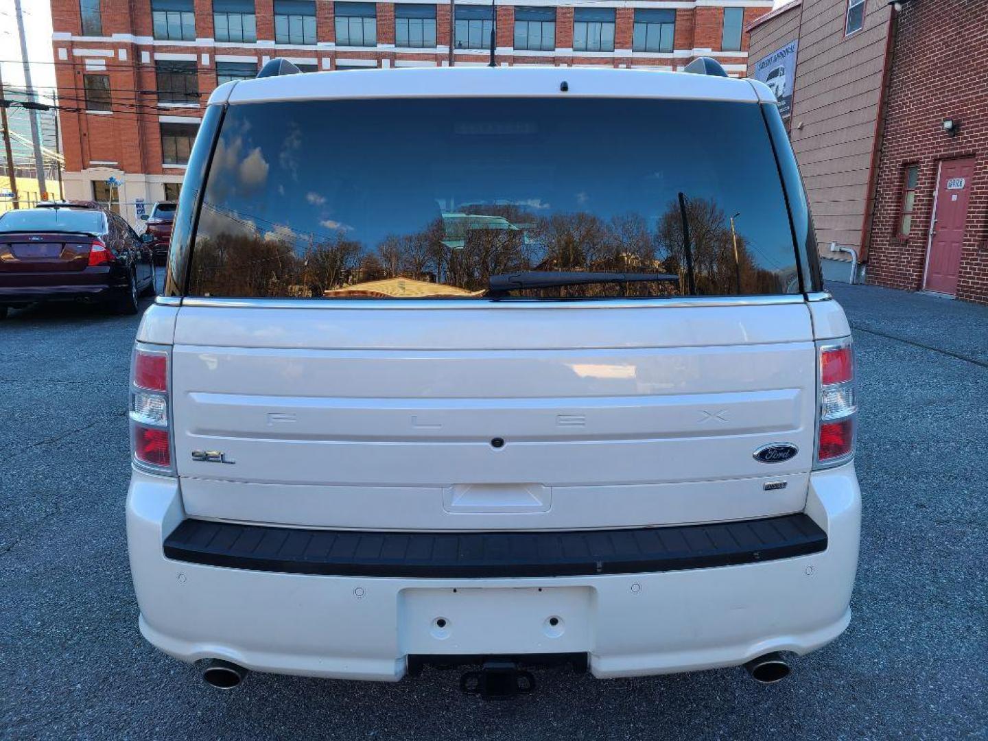 2014 WHITE FORD FLEX SEL (2FMHK6C83EB) with an 3.5L engine, Automatic transmission, located at 7981 Paxton Street, Harrisburg, PA, 17111, (717) 561-2926, 40.261490, -76.749229 - WE FINANCE!!! Good Credit/ Bad Credit/ No Credit - ALL Trade-Ins Welcomed!!! ***Guaranteed Credit Approval*** APPLY ONLINE or CALL us TODAY ;) Internet Prices and Marketplace Prices are SPECIAL discounted ***CASH DEALS*** Retail Prices are higher. Please call us to discuss your cash and finan - Photo#3