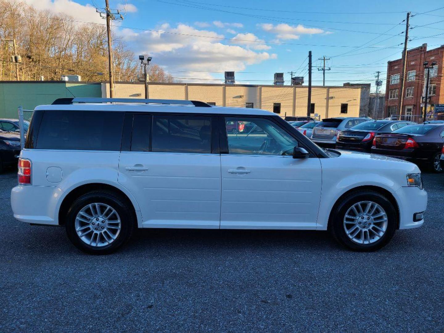 2014 WHITE FORD FLEX SEL (2FMHK6C83EB) with an 3.5L engine, Automatic transmission, located at 7981 Paxton Street, Harrisburg, PA, 17111, (717) 561-2926, 40.261490, -76.749229 - WE FINANCE!!! Good Credit/ Bad Credit/ No Credit - ALL Trade-Ins Welcomed!!! ***Guaranteed Credit Approval*** APPLY ONLINE or CALL us TODAY ;) Internet Prices and Marketplace Prices are SPECIAL discounted ***CASH DEALS*** Retail Prices are higher. Please call us to discuss your cash and finan - Photo#5