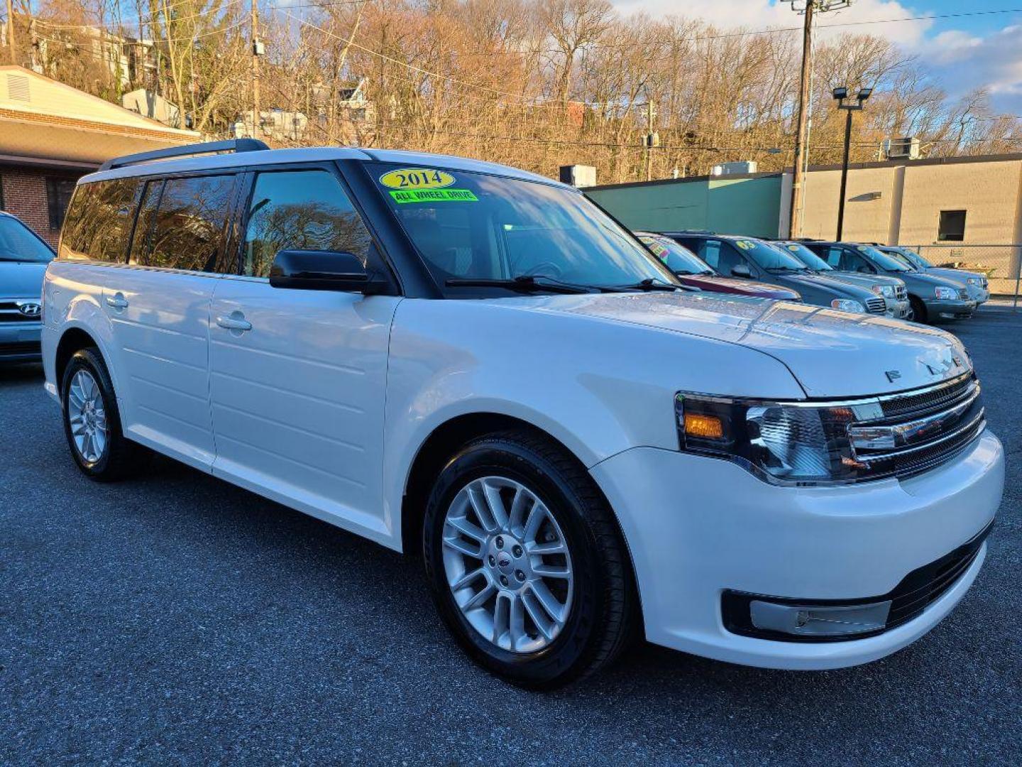 2014 WHITE FORD FLEX SEL (2FMHK6C83EB) with an 3.5L engine, Automatic transmission, located at 7981 Paxton Street, Harrisburg, PA, 17111, (717) 561-2926, 40.261490, -76.749229 - WE FINANCE!!! Good Credit/ Bad Credit/ No Credit - ALL Trade-Ins Welcomed!!! ***Guaranteed Credit Approval*** APPLY ONLINE or CALL us TODAY ;) Internet Prices and Marketplace Prices are SPECIAL discounted ***CASH DEALS*** Retail Prices are higher. Please call us to discuss your cash and finan - Photo#6