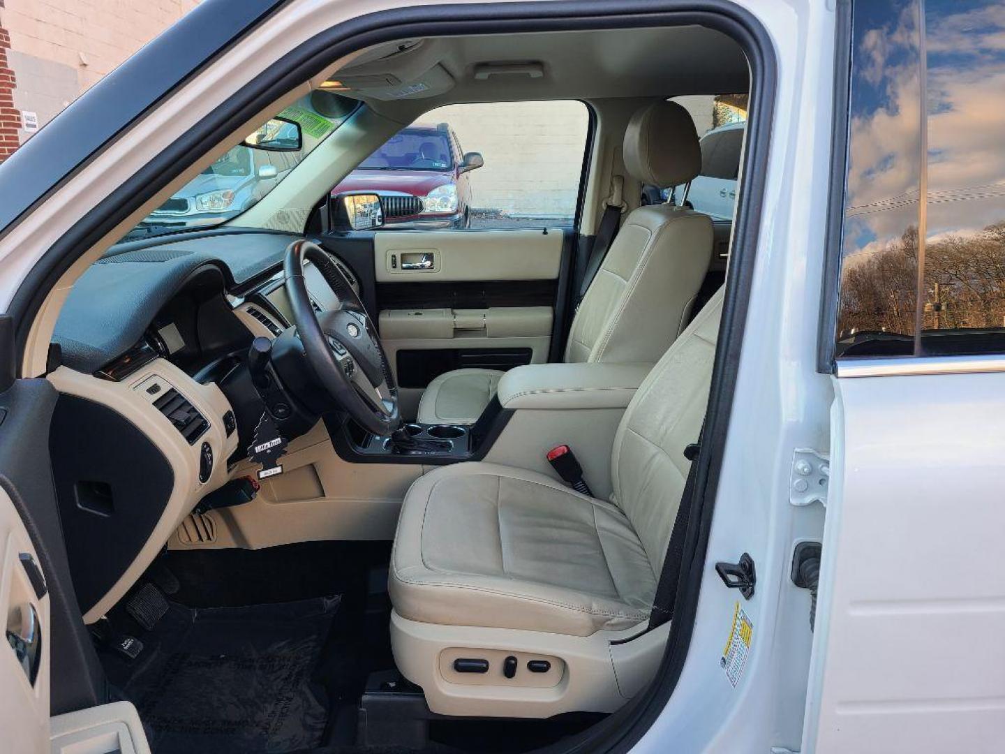 2014 WHITE FORD FLEX SEL (2FMHK6C83EB) with an 3.5L engine, Automatic transmission, located at 7981 Paxton Street, Harrisburg, PA, 17111, (717) 561-2926, 40.261490, -76.749229 - WE FINANCE!!! Good Credit/ Bad Credit/ No Credit - ALL Trade-Ins Welcomed!!! ***Guaranteed Credit Approval*** APPLY ONLINE or CALL us TODAY ;) Internet Prices and Marketplace Prices are SPECIAL discounted ***CASH DEALS*** Retail Prices are higher. Please call us to discuss your cash and finan - Photo#8