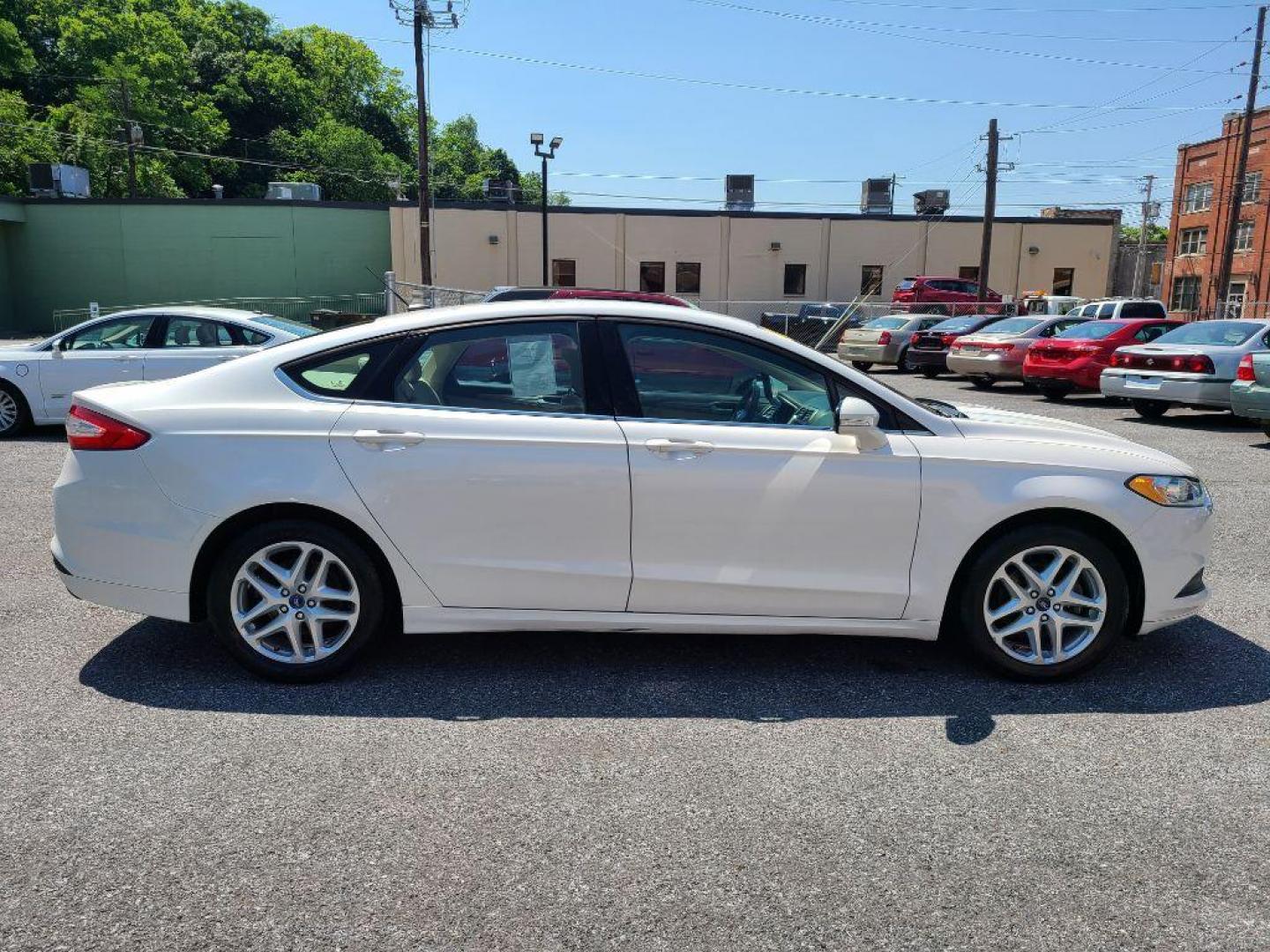 2014 WHITE FORD FUSION SE (1FA6P0H75E5) with an 2.5L engine, Automatic transmission, located at 7981 Paxton Street, Harrisburg, PA, 17111, (717) 561-2926, 40.261490, -76.749229 - WE FINANCE!!! Good Credit/ Bad Credit/ No Credit - ALL Trade-Ins Welcomed!!! ***Guaranteed Credit Approval*** APPLY ONLINE or CALL us TODAY ;) Internet Prices and Marketplace Prices are SPECIAL discounted ***CASH DEALS*** Retail Prices are higher. Please call us to discuss your cash and finan - Photo#5