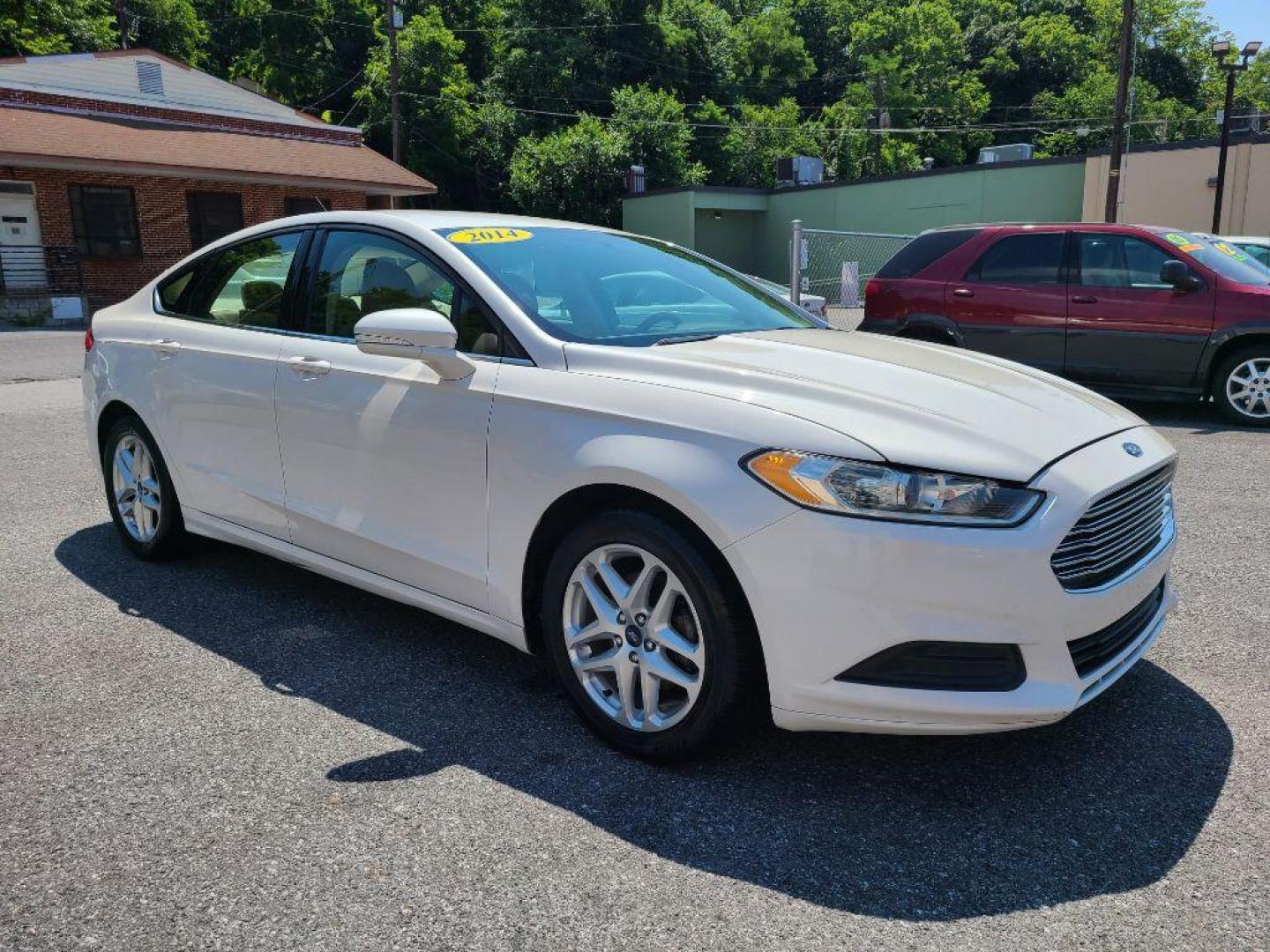 2014 WHITE FORD FUSION SE (1FA6P0H75E5) with an 2.5L engine, Automatic transmission, located at 7981 Paxton Street, Harrisburg, PA, 17111, (717) 561-2926, 40.261490, -76.749229 - WE FINANCE!!! Good Credit/ Bad Credit/ No Credit - ALL Trade-Ins Welcomed!!! ***Guaranteed Credit Approval*** APPLY ONLINE or CALL us TODAY ;) Internet Prices and Marketplace Prices are SPECIAL discounted ***CASH DEALS*** Retail Prices are higher. Please call us to discuss your cash and finan - Photo#6