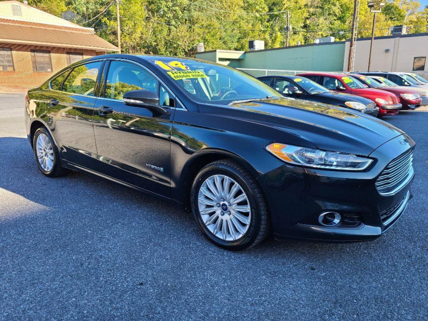 2014 GRAY FORD FUSION SE HYBRID (3FA6P0LU3ER) with an 2.0L engine, Continuously Variable transmission, located at 117 North Cameron Street, Harrisburg, PA, 17101, (717) 963-8962, 40.266762, -76.875259 - WE FINANCE!!! Good Credit/ Bad Credit/ No Credit - ALL Trade-Ins Welcomed!!! ***Guaranteed Credit Approval*** APPLY ONLINE or CALL us TODAY ;) Internet Prices and Marketplace Prices are SPECIAL discounted ***CASH DEALS*** Retail Prices are higher. Please call us to discuss your cash and finan - Photo#6