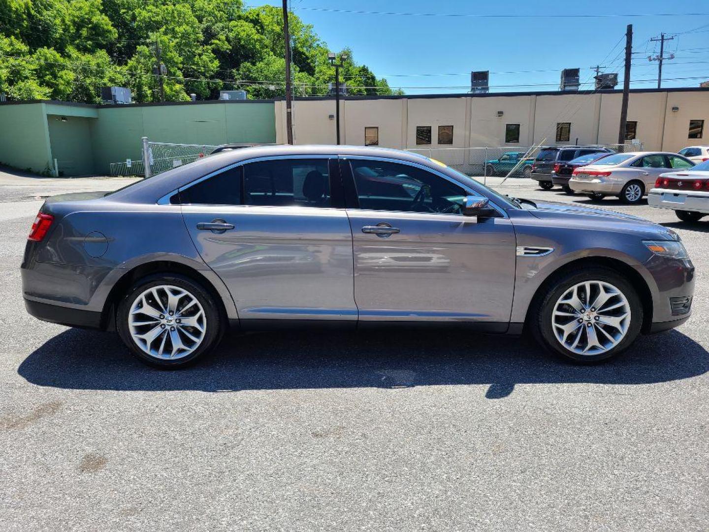 2014 GRAY FORD TAURUS LIMITED (1FAHP2F8XEG) with an 3.5L engine, Automatic transmission, located at 117 North Cameron Street, Harrisburg, PA, 17101, (717) 963-8962, 40.266762, -76.875259 - WE FINANCE!!! Good Credit/ Bad Credit/ No Credit - ALL Trade-Ins Welcomed!!! ***Guaranteed Credit Approval*** APPLY ONLINE or CALL us TODAY ;) Internet Prices and Marketplace Prices are SPECIAL discounted ***CASH DEALS*** Retail Prices are higher. Please call us to discuss your cash and finan - Photo#5