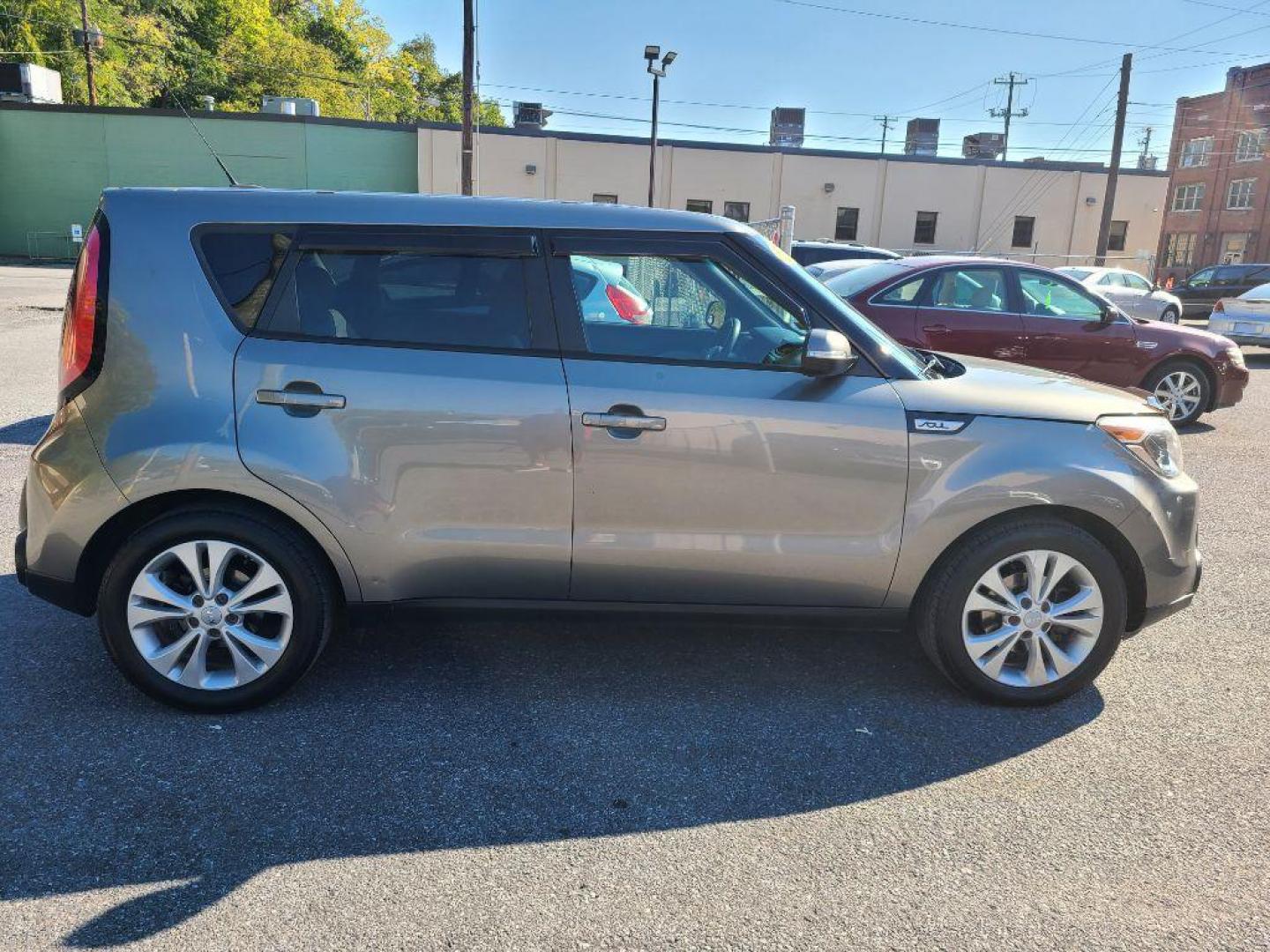 2014 GREEN KIA SOUL + (KNDJP3A54E7) with an 2.0L engine, Automatic transmission, located at 117 North Cameron Street, Harrisburg, PA, 17101, (717) 963-8962, 40.266762, -76.875259 - WE FINANCE!!! Good Credit/ Bad Credit/ No Credit - ALL Trade-Ins Welcomed!!! ***Guaranteed Credit Approval*** APPLY ONLINE or CALL us TODAY ;) Internet Prices and Marketplace Prices are SPECIAL discounted ***CASH DEALS*** Retail Prices are higher. Please call us to discuss your cash and finan - Photo#5