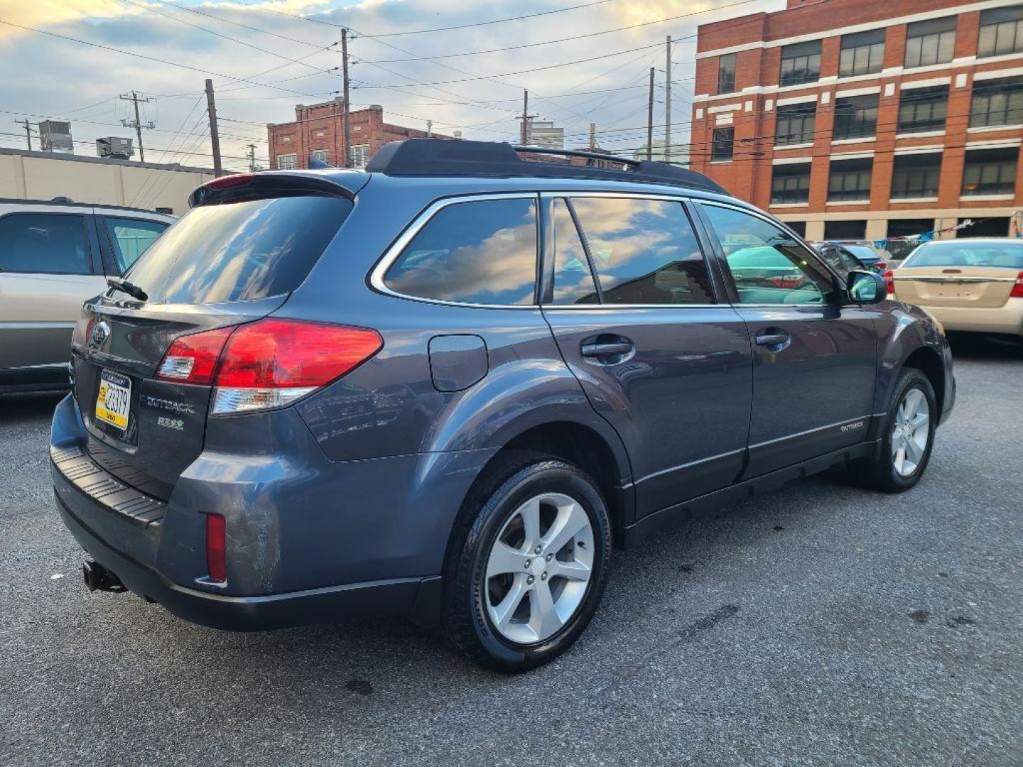 2014 GRAY SUBARU OUTBACK 2.5I PREMIUM (4S4BRBCC8E3) with an 2.5L engine, Continuously Variable transmission, located at 117 North Cameron Street, Harrisburg, PA, 17101, (717) 963-8962, 40.266762, -76.875259 - WE FINANCE!!! Good Credit/ Bad Credit/ No Credit - ALL Trade-Ins Welcomed!!! ***Guaranteed Credit Approval*** APPLY ONLINE or CALL us TODAY ;) Internet Prices and Marketplace Prices are SPECIAL discounted ***CASH DEALS*** Retail Prices are higher. Please call us to discuss your cash and finan - Photo#4