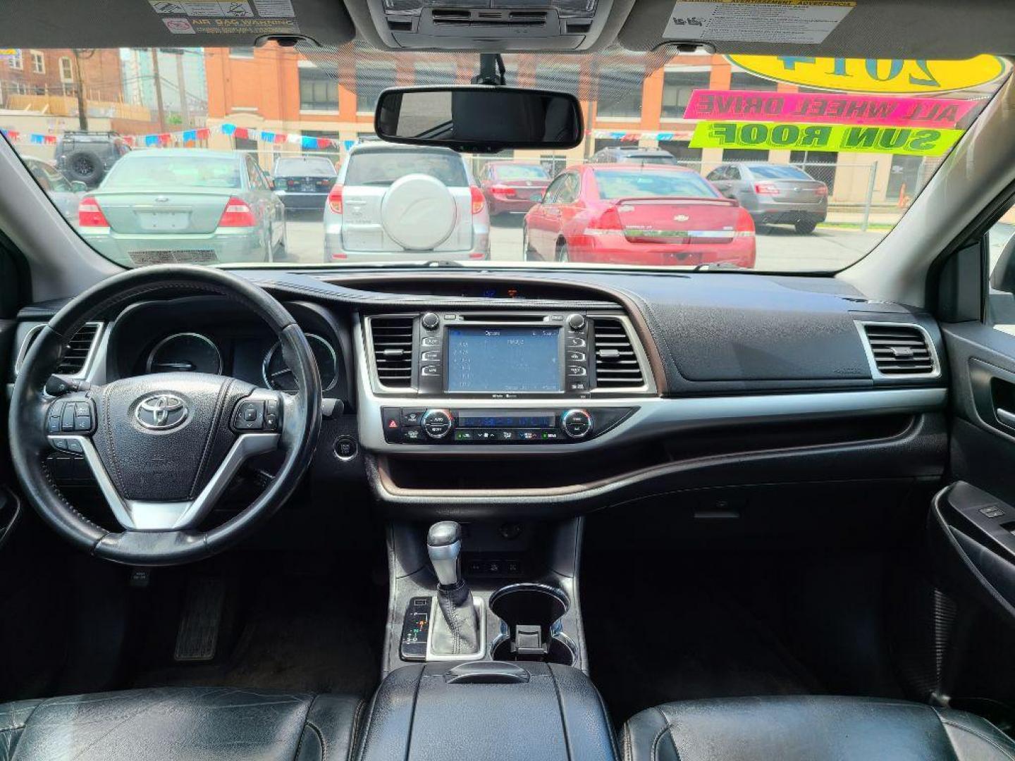 2014 WHITE TOYOTA HIGHLANDER XLE (5TDJKRFH2ES) with an 3.5L engine, Automatic transmission, located at 7981 Paxton Street, Harrisburg, PA, 17111, (717) 561-2926, 40.261490, -76.749229 - WE FINANCE!!! Good Credit/ Bad Credit/ No Credit - ALL Trade-Ins Welcomed!!! ***Guaranteed Credit Approval*** APPLY ONLINE or CALL us TODAY ;) Internet Prices and Marketplace Prices are SPECIAL discounted ***CASH DEALS*** Retail Prices are higher. Please call us to discuss your cash and finan - Photo#9