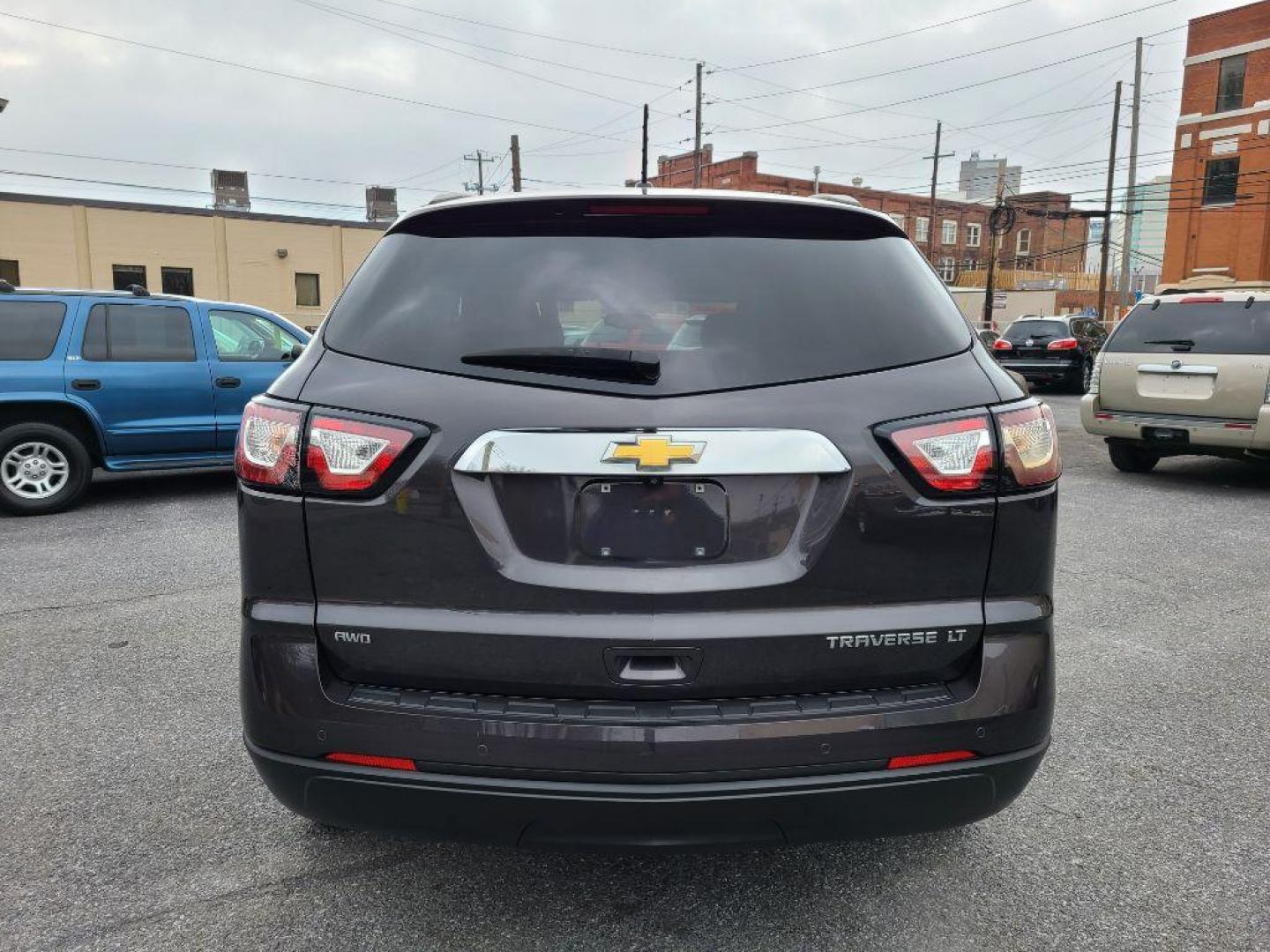 2015 GRAY CHEVROLET TRAVERSE LT (1GNKVGKD0FJ) with an 3.6L engine, Automatic transmission, located at 117 North Cameron Street, Harrisburg, PA, 17101, (717) 963-8962, 40.266762, -76.875259 - WE FINANCE!!! Good Credit/ Bad Credit/ No Credit - ALL Trade-Ins Welcomed!!! ***Guaranteed Credit Approval*** APPLY ONLINE or CALL us TODAY ;) Internet Prices and Marketplace Prices are SPECIAL discounted ***CASH DEALS*** Retail Prices are higher. Please call us to discuss your cash and finan - Photo#3