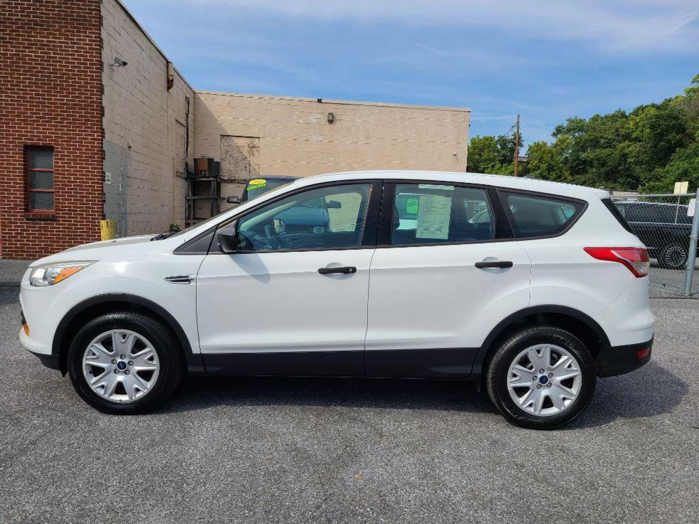 2015 WHITE FORD ESCAPE S (1FMCU0F74FU) with an 2.5L engine, Automatic transmission, located at 7981 Paxton Street, Harrisburg, PA, 17111, (717) 561-2926, 40.261490, -76.749229 - WE FINANCE!!! Good Credit/ Bad Credit/ No Credit - ALL Trade-Ins Welcomed!!! ***Guaranteed Credit Approval*** APPLY ONLINE or CALL us TODAY ;) Internet Prices and Marketplace Prices are SPECIAL discounted ***CASH DEALS*** Retail Prices are higher. Please call us to discuss your cash and finan - Photo#1