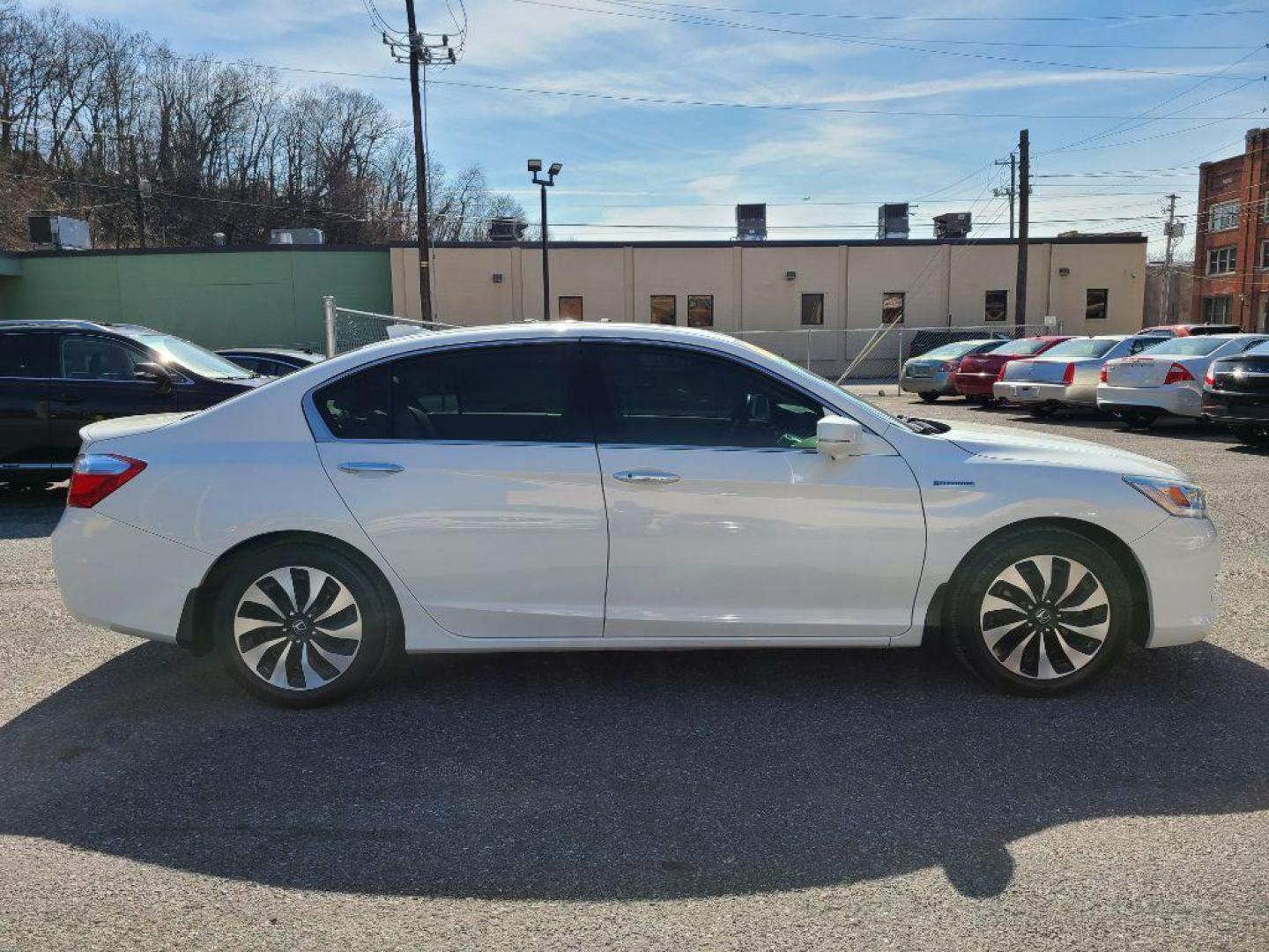 2015 WHITE HONDA ACCORD TOURING HYBRID (1HGCR6F76FA) with an 2.0L engine, Continuously Variable transmission, located at 7981 Paxton Street, Harrisburg, PA, 17111, (717) 561-2926, 40.261490, -76.749229 - WE FINANCE!!! Good Credit/ Bad Credit/ No Credit - ALL Trade-Ins Welcomed!!! ***Guaranteed Credit Approval*** APPLY ONLINE or CALL us TODAY ;) Internet Prices and Marketplace Prices are SPECIAL discounted ***CASH DEALS*** Retail Prices are higher. Please call us to discuss your cash and finan - Photo#5