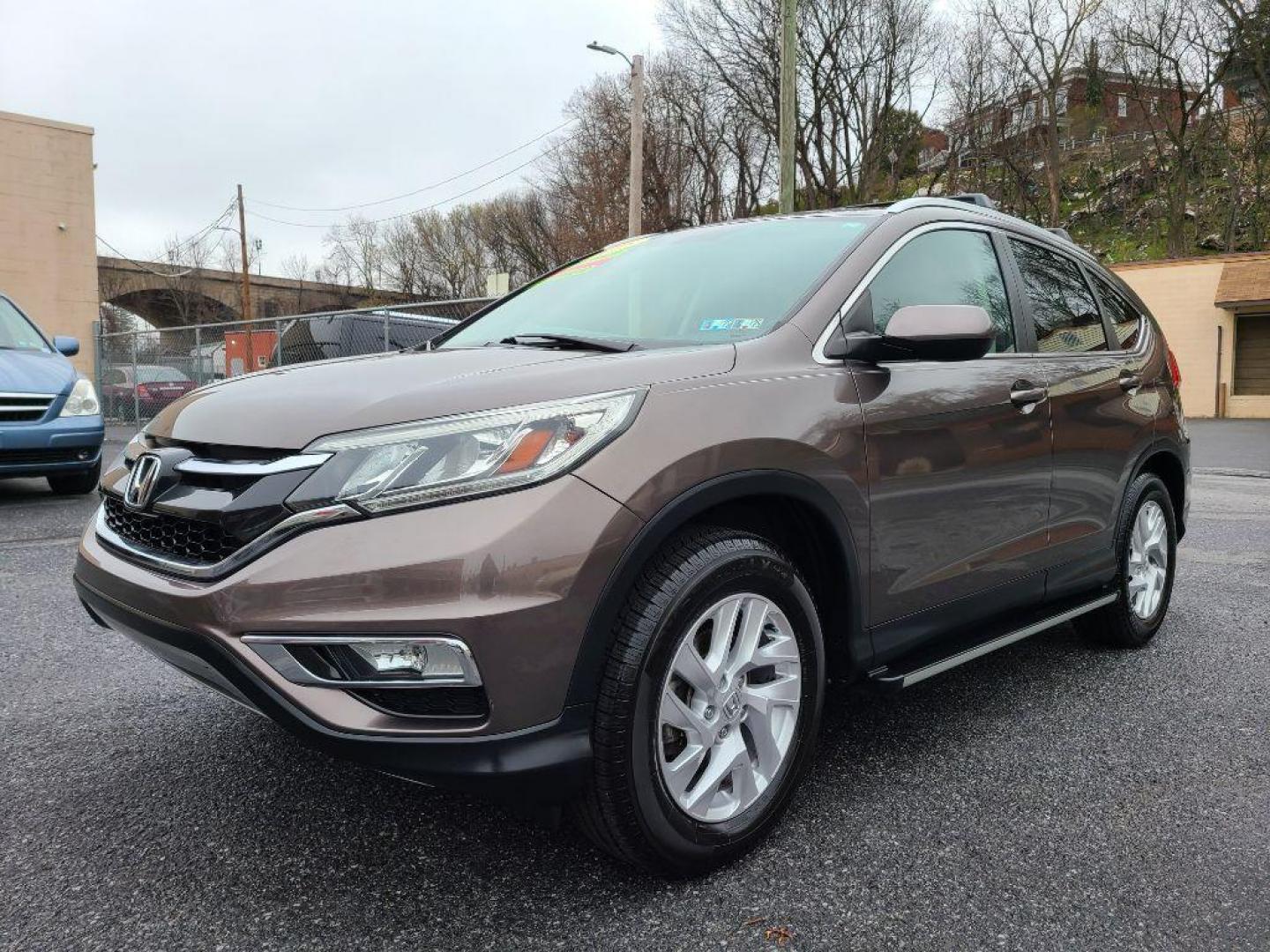 2015 GRAY HONDA CR-V EXL (2HKRM4H77FH) with an 2.4L engine, Continuously Variable transmission, located at 7981 Paxton Street, Harrisburg, PA, 17111, (717) 561-2926, 40.261490, -76.749229 - WE FINANCE!!! Good Credit/ Bad Credit/ No Credit - ALL Trade-Ins Welcomed!!! ***Guaranteed Credit Approval*** APPLY ONLINE or CALL us TODAY ;) Internet Prices and Marketplace Prices are SPECIAL discounted ***CASH DEALS*** Retail Prices are higher. Please call us to discuss your cash and finan - Photo#0