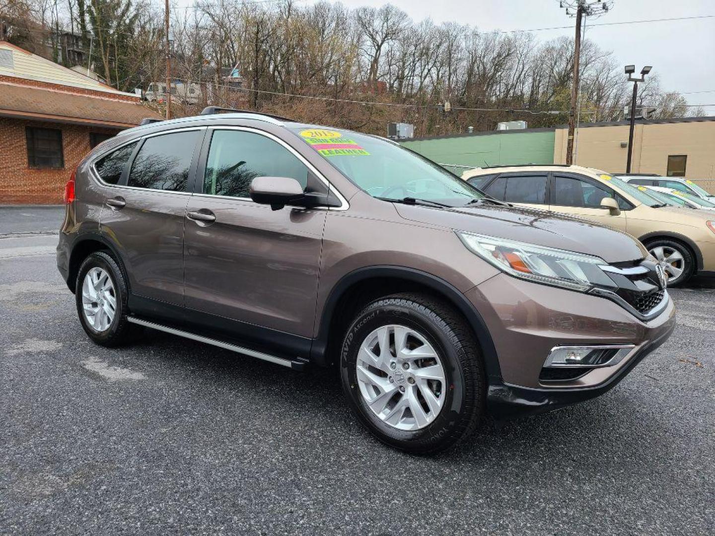 2015 GRAY HONDA CR-V EXL (2HKRM4H77FH) with an 2.4L engine, Continuously Variable transmission, located at 7981 Paxton Street, Harrisburg, PA, 17111, (717) 561-2926, 40.261490, -76.749229 - WE FINANCE!!! Good Credit/ Bad Credit/ No Credit - ALL Trade-Ins Welcomed!!! ***Guaranteed Credit Approval*** APPLY ONLINE or CALL us TODAY ;) Internet Prices and Marketplace Prices are SPECIAL discounted ***CASH DEALS*** Retail Prices are higher. Please call us to discuss your cash and finan - Photo#6