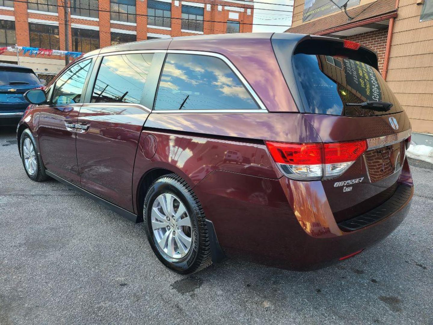 2015 BURG HONDA ODYSSEY EXL (5FNRL5H67FB) with an 3.5L engine, Automatic transmission, located at 117 North Cameron Street, Harrisburg, PA, 17101, (717) 963-8962, 40.266762, -76.875259 - WE FINANCE!!! Good Credit/ Bad Credit/ No Credit - ALL Trade-Ins Welcomed!!! ***Guaranteed Credit Approval*** APPLY ONLINE or CALL us TODAY ;) Internet Prices and Marketplace Prices are SPECIAL discounted ***CASH DEALS*** Retail Prices are higher. Please call us to discuss your cash and finan - Photo#2