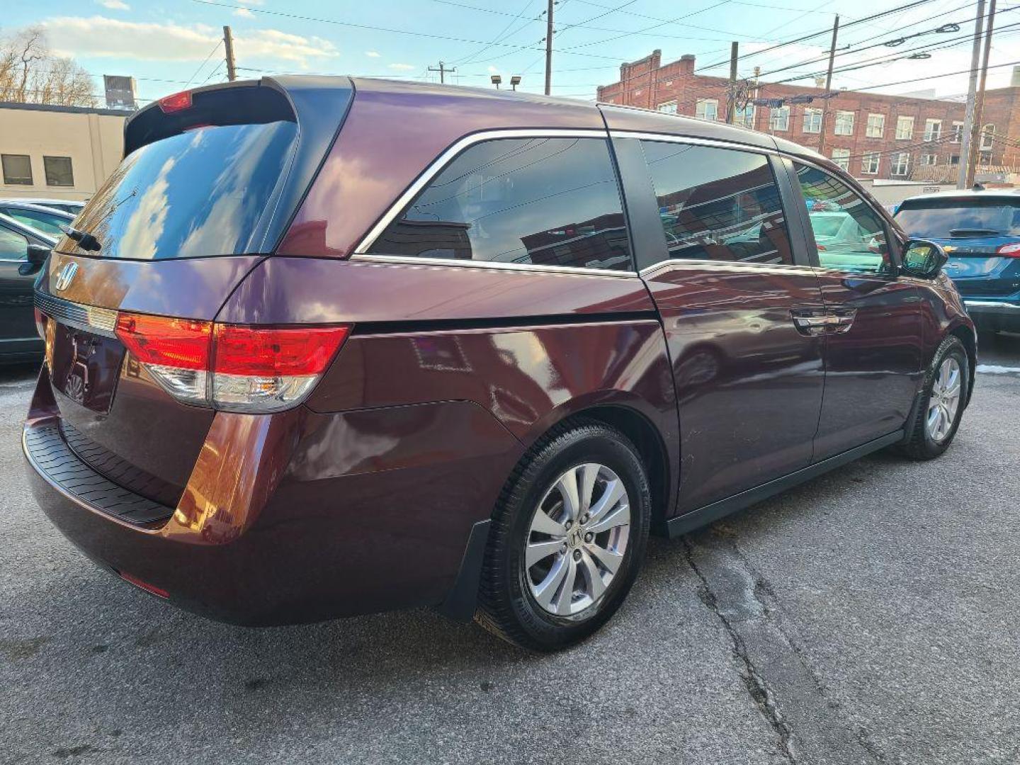 2015 BURG HONDA ODYSSEY EXL (5FNRL5H67FB) with an 3.5L engine, Automatic transmission, located at 117 North Cameron Street, Harrisburg, PA, 17101, (717) 963-8962, 40.266762, -76.875259 - WE FINANCE!!! Good Credit/ Bad Credit/ No Credit - ALL Trade-Ins Welcomed!!! ***Guaranteed Credit Approval*** APPLY ONLINE or CALL us TODAY ;) Internet Prices and Marketplace Prices are SPECIAL discounted ***CASH DEALS*** Retail Prices are higher. Please call us to discuss your cash and finan - Photo#4