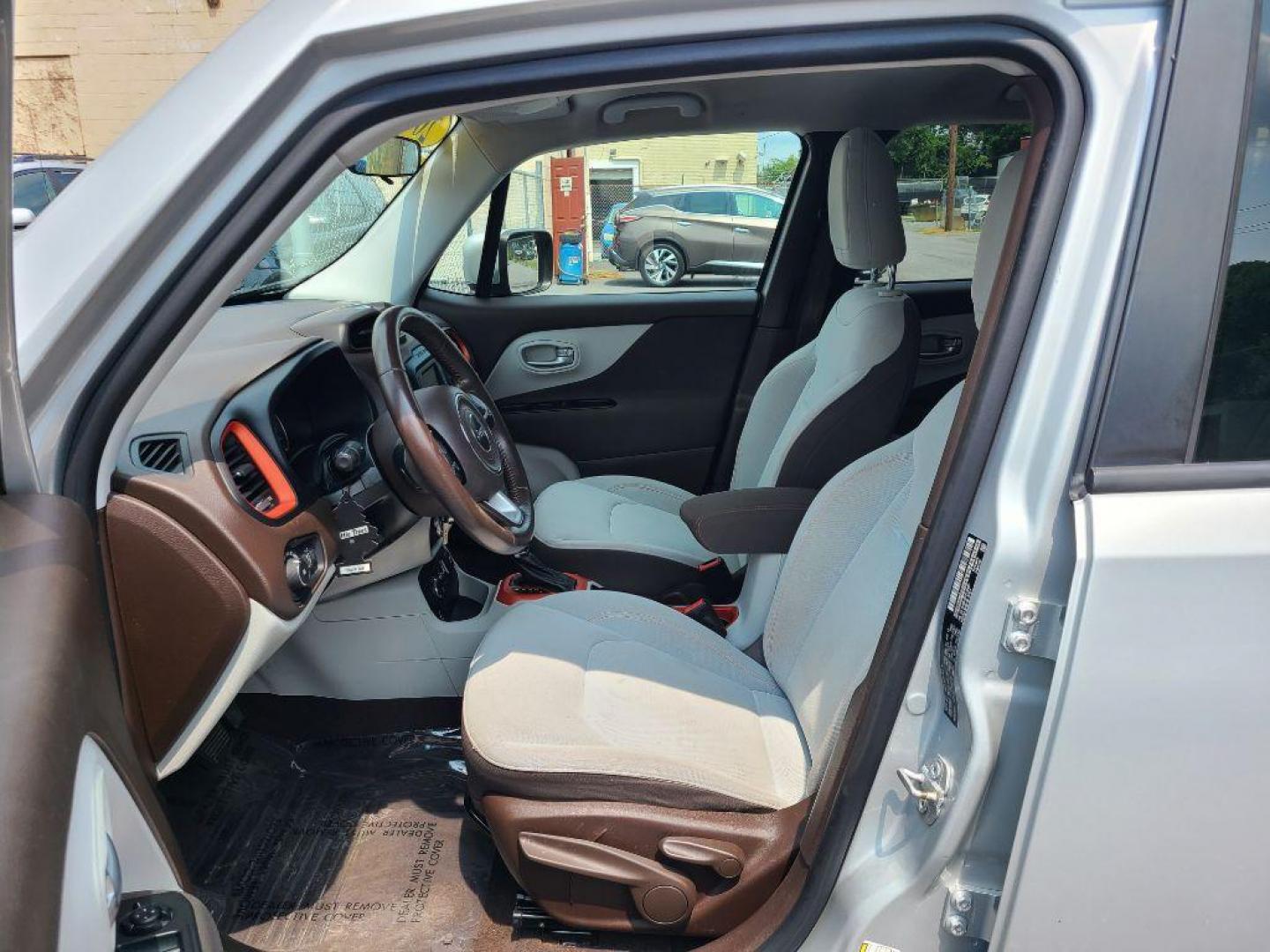 2015 SILVER JEEP RENEGADE LATITUDE (ZACCJBBTXFP) with an 2.4L engine, Automatic transmission, located at 7981 Paxton Street, Harrisburg, PA, 17111, (717) 561-2926, 40.261490, -76.749229 - WE FINANCE!!! Good Credit/ Bad Credit/ No Credit - ALL Trade-Ins Welcomed!!! ***Guaranteed Credit Approval*** APPLY ONLINE or CALL us TODAY ;) Internet Prices and Marketplace Prices are SPECIAL discounted ***CASH DEALS*** Retail Prices are higher. Please call us to discuss your cash and finan - Photo#13