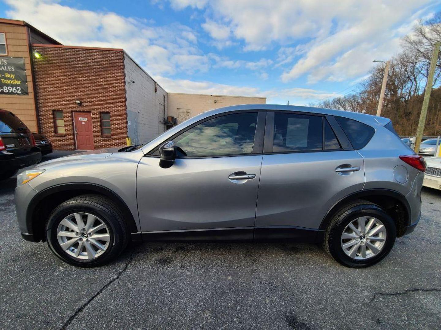 2015 SILVER MAZDA CX-5 TOURING (JM3KE2CY6F0) with an 2.5L engine, Automatic transmission, located at 7981 Paxton Street, Harrisburg, PA, 17111, (717) 561-2926, 40.261490, -76.749229 - WE FINANCE!!! Good Credit/ Bad Credit/ No Credit - ALL Trade-Ins Welcomed!!! ***Guaranteed Credit Approval*** APPLY ONLINE or CALL us TODAY ;) Internet Prices and Marketplace Prices are SPECIAL discounted ***CASH DEALS*** Retail Prices are higher. Please call us to discuss your cash and finan - Photo#1