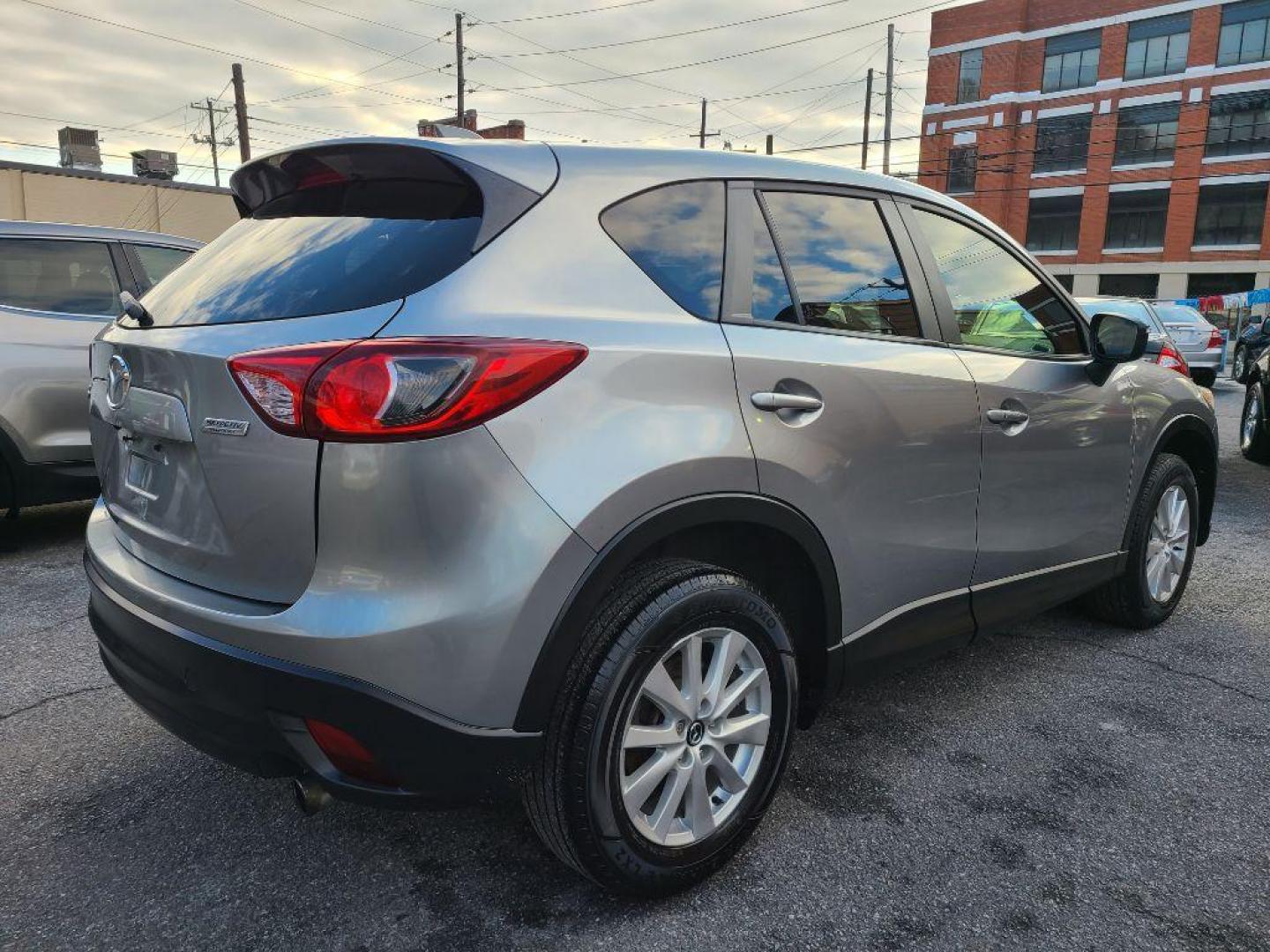 2015 SILVER MAZDA CX-5 TOURING (JM3KE2CY6F0) with an 2.5L engine, Automatic transmission, located at 7981 Paxton Street, Harrisburg, PA, 17111, (717) 561-2926, 40.261490, -76.749229 - WE FINANCE!!! Good Credit/ Bad Credit/ No Credit - ALL Trade-Ins Welcomed!!! ***Guaranteed Credit Approval*** APPLY ONLINE or CALL us TODAY ;) Internet Prices and Marketplace Prices are SPECIAL discounted ***CASH DEALS*** Retail Prices are higher. Please call us to discuss your cash and finan - Photo#4