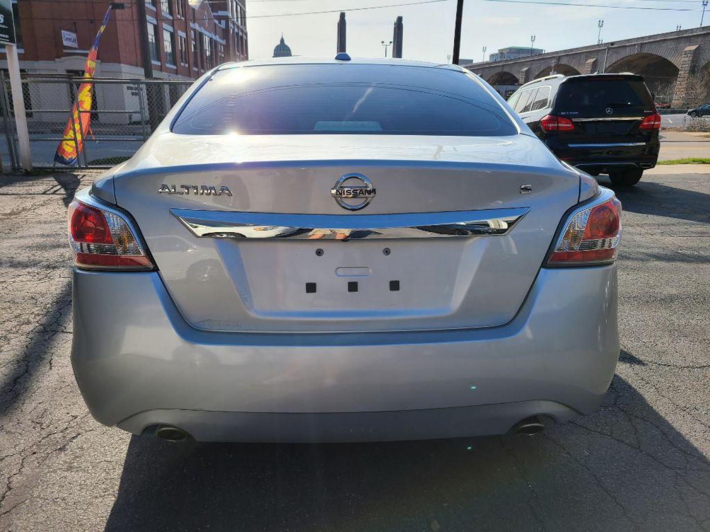 2015 SILVER NISSAN ALTIMA 2.5 (1N4AL3AP8FC) with an 2.5L engine, Continuously Variable transmission, located at 7981 Paxton Street, Harrisburg, PA, 17111, (717) 561-2926, 40.261490, -76.749229 - WE FINANCE!!! Good Credit/ Bad Credit/ No Credit - ALL Trade-Ins Welcomed!!! ***Guaranteed Credit Approval*** APPLY ONLINE or CALL us TODAY ;) Internet Prices and Marketplace Prices are SPECIAL discounted ***CASH DEALS*** Retail Prices are higher. Please call us to discuss your cash and finan - Photo#3