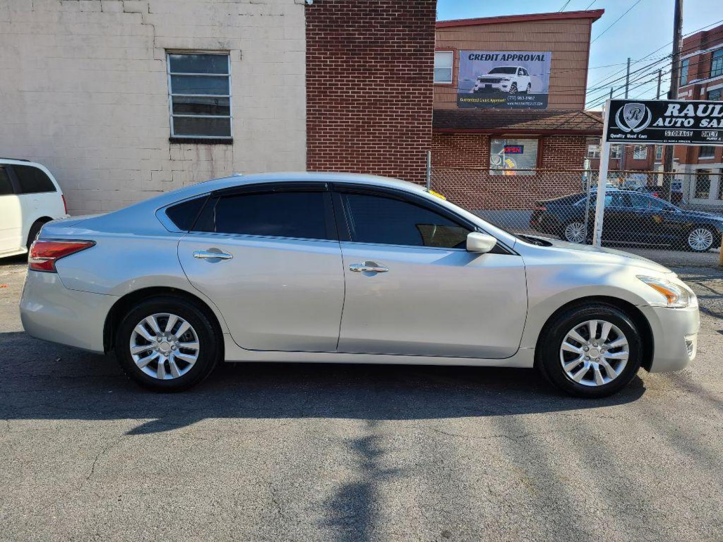 2015 SILVER NISSAN ALTIMA 2.5 (1N4AL3AP8FC) with an 2.5L engine, Continuously Variable transmission, located at 7981 Paxton Street, Harrisburg, PA, 17111, (717) 561-2926, 40.261490, -76.749229 - WE FINANCE!!! Good Credit/ Bad Credit/ No Credit - ALL Trade-Ins Welcomed!!! ***Guaranteed Credit Approval*** APPLY ONLINE or CALL us TODAY ;) Internet Prices and Marketplace Prices are SPECIAL discounted ***CASH DEALS*** Retail Prices are higher. Please call us to discuss your cash and finan - Photo#5