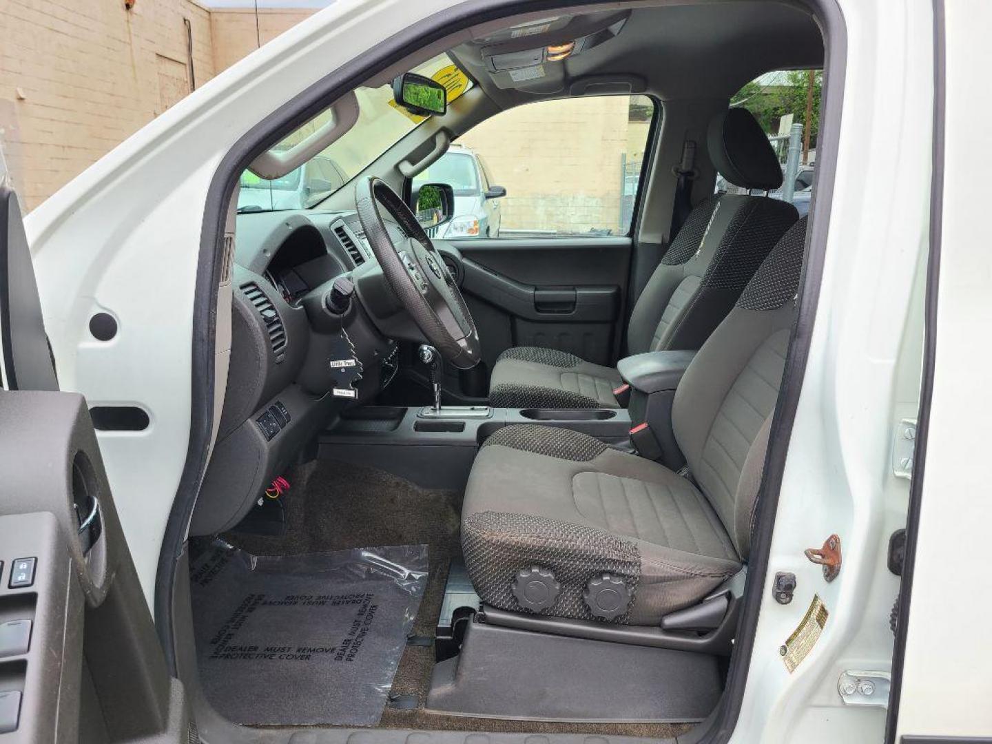 2015 WHITE NISSAN XTERRA PRO 4X (5N1AN0NW0FN) with an 4.0L engine, Automatic transmission, located at 7981 Paxton Street, Harrisburg, PA, 17111, (717) 561-2926, 40.261490, -76.749229 - WE FINANCE!!! Good Credit/ Bad Credit/ No Credit - ALL Trade-Ins Welcomed!!! ***Guaranteed Credit Approval*** APPLY ONLINE or CALL us TODAY ;) Internet Prices and Marketplace Prices are SPECIAL discounted ***CASH DEALS*** Retail Prices are higher. Please call us to discuss your cash and finan - Photo#13