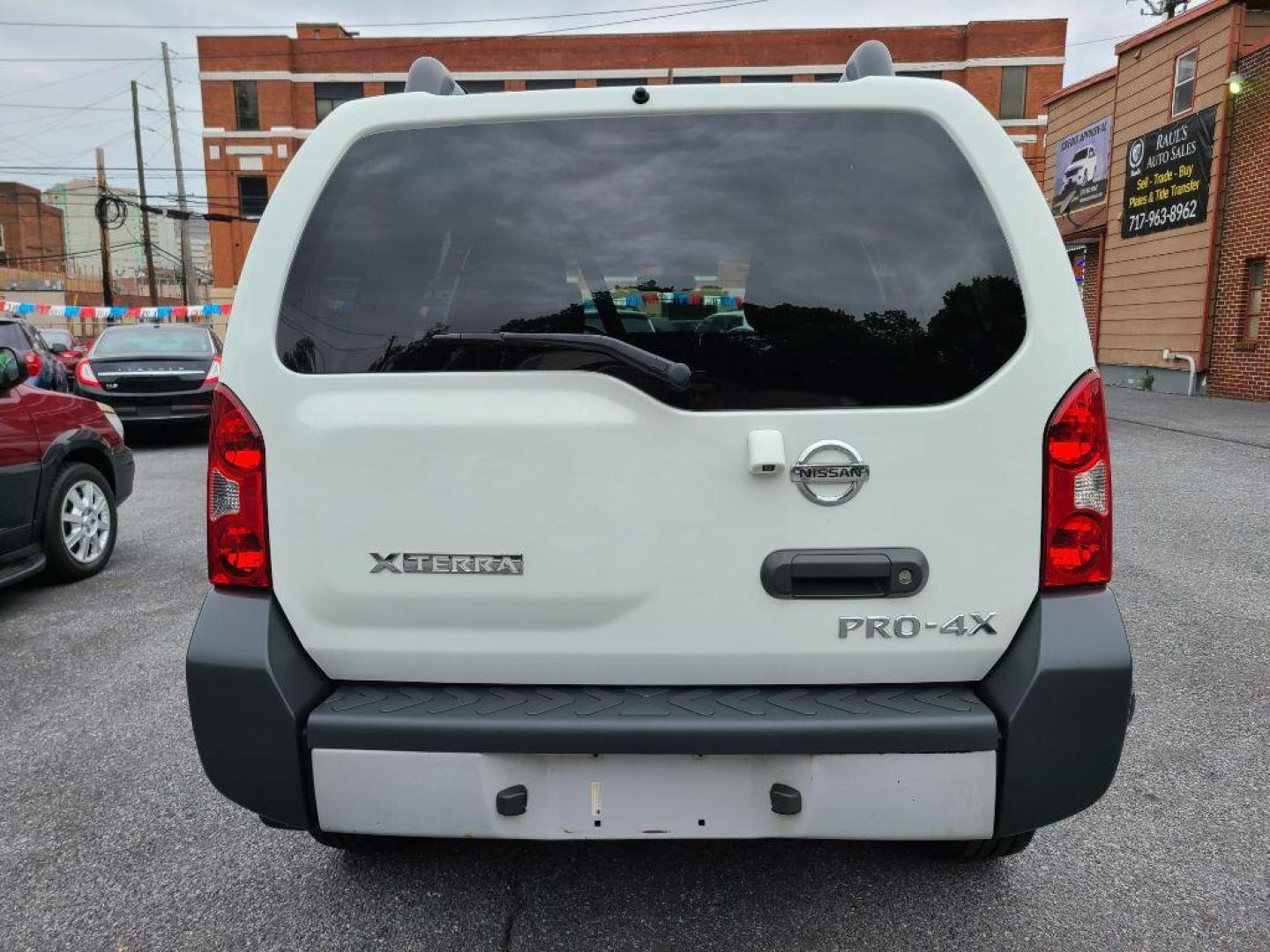 2015 WHITE NISSAN XTERRA PRO 4X (5N1AN0NW0FN) with an 4.0L engine, Automatic transmission, located at 7981 Paxton Street, Harrisburg, PA, 17111, (717) 561-2926, 40.261490, -76.749229 - WE FINANCE!!! Good Credit/ Bad Credit/ No Credit - ALL Trade-Ins Welcomed!!! ***Guaranteed Credit Approval*** APPLY ONLINE or CALL us TODAY ;) Internet Prices and Marketplace Prices are SPECIAL discounted ***CASH DEALS*** Retail Prices are higher. Please call us to discuss your cash and finan - Photo#3