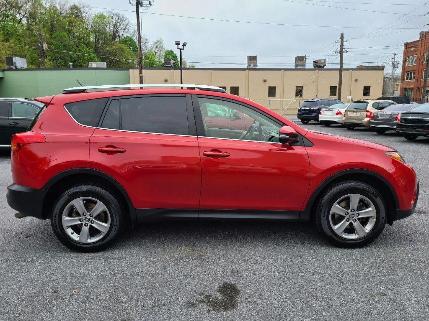 2015 RED TOYOTA RAV4 XLE (JTMRFREV2FD) with an 2.5L engine, Automatic transmission, located at 117 North Cameron Street, Harrisburg, PA, 17101, (717) 963-8962, 40.266762, -76.875259 - WE FINANCE!!! Good Credit/ Bad Credit/ No Credit - ALL Trade-Ins Welcomed!!! ***Guaranteed Credit Approval*** APPLY ONLINE or CALL us TODAY ;) Internet Prices and Marketplace Prices are SPECIAL discounted ***CASH DEALS*** Retail Prices are higher. Please call us to discuss your cash and finan - Photo#5