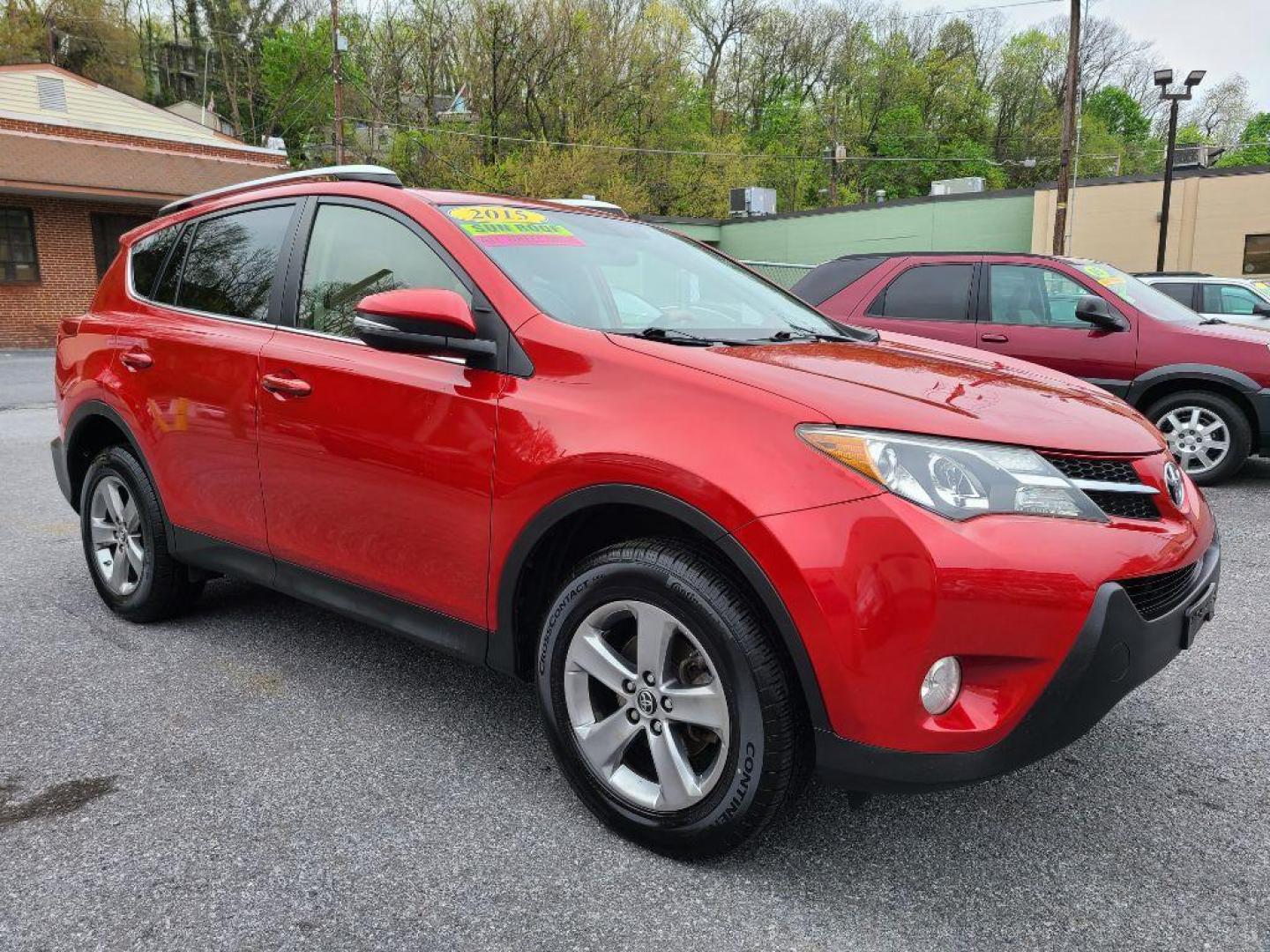 2015 RED TOYOTA RAV4 XLE (JTMRFREV2FD) with an 2.5L engine, Automatic transmission, located at 117 North Cameron Street, Harrisburg, PA, 17101, (717) 963-8962, 40.266762, -76.875259 - WE FINANCE!!! Good Credit/ Bad Credit/ No Credit - ALL Trade-Ins Welcomed!!! ***Guaranteed Credit Approval*** APPLY ONLINE or CALL us TODAY ;) Internet Prices and Marketplace Prices are SPECIAL discounted ***CASH DEALS*** Retail Prices are higher. Please call us to discuss your cash and finan - Photo#6