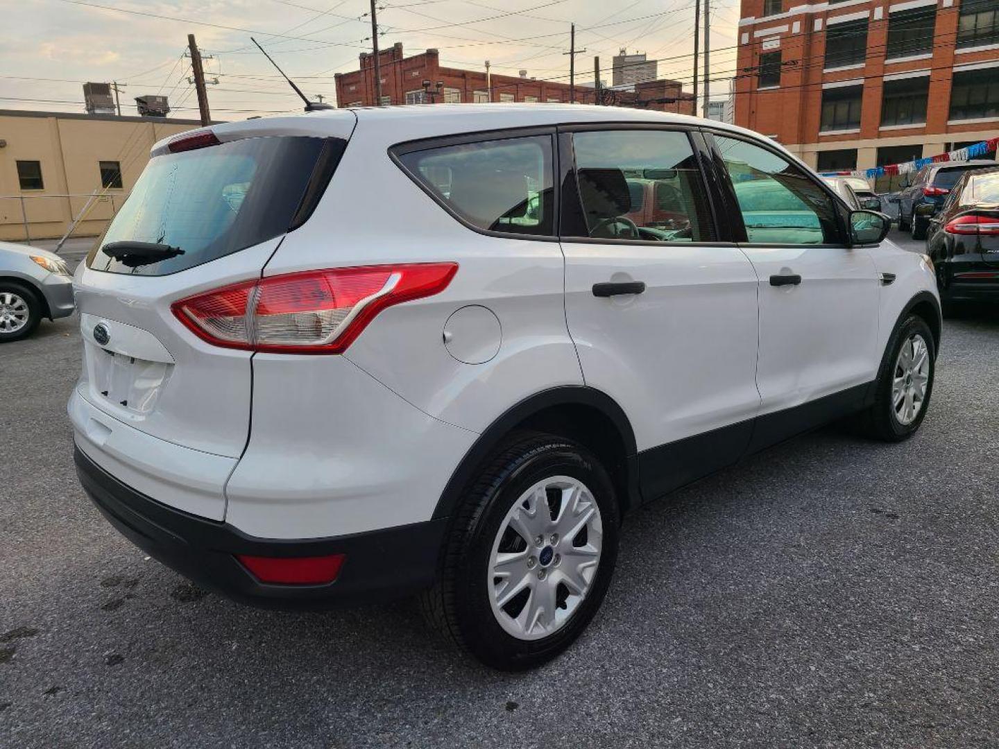 2016 WHITE FORD ESCAPE S (1FMCU0F78GU) with an 2.5L engine, Automatic transmission, located at 117 North Cameron Street, Harrisburg, PA, 17101, (717) 963-8962, 40.266762, -76.875259 - WE FINANCE!!! Good Credit/ Bad Credit/ No Credit - ALL Trade-Ins Welcomed!!! ***Guaranteed Credit Approval*** APPLY ONLINE or CALL us TODAY ;) Internet Prices and Marketplace Prices are SPECIAL discounted ***CASH DEALS*** Retail Prices are higher. Please call us to discuss your cash and finan - Photo#4