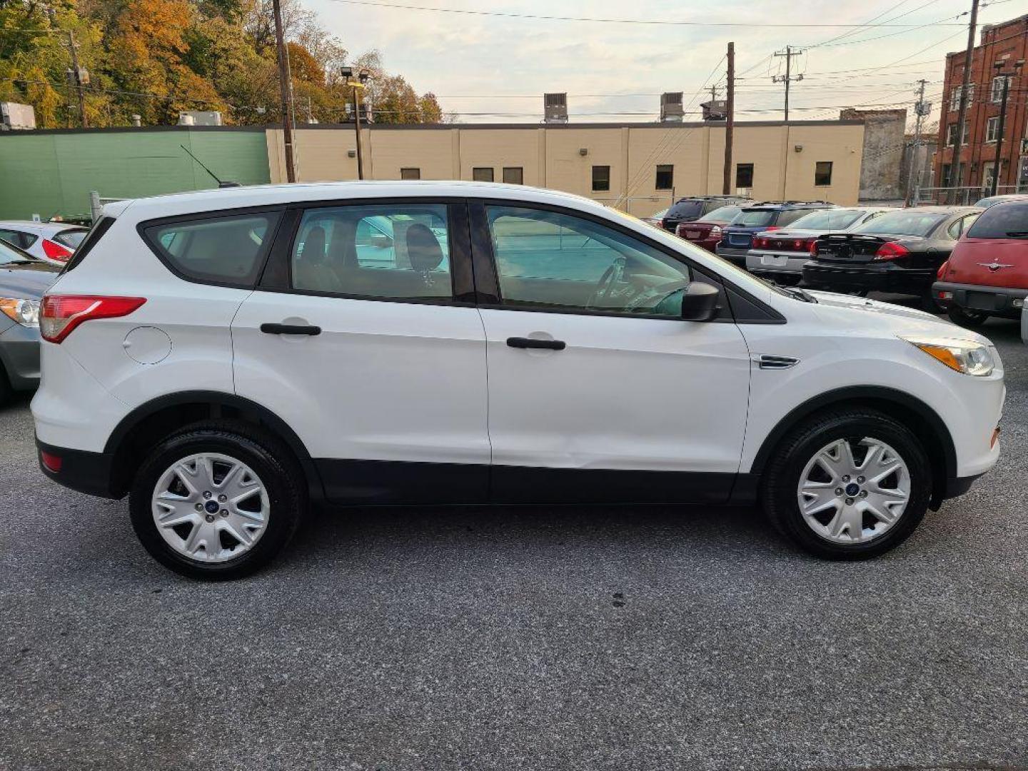 2016 WHITE FORD ESCAPE S (1FMCU0F78GU) with an 2.5L engine, Automatic transmission, located at 117 North Cameron Street, Harrisburg, PA, 17101, (717) 963-8962, 40.266762, -76.875259 - WE FINANCE!!! Good Credit/ Bad Credit/ No Credit - ALL Trade-Ins Welcomed!!! ***Guaranteed Credit Approval*** APPLY ONLINE or CALL us TODAY ;) Internet Prices and Marketplace Prices are SPECIAL discounted ***CASH DEALS*** Retail Prices are higher. Please call us to discuss your cash and finan - Photo#5