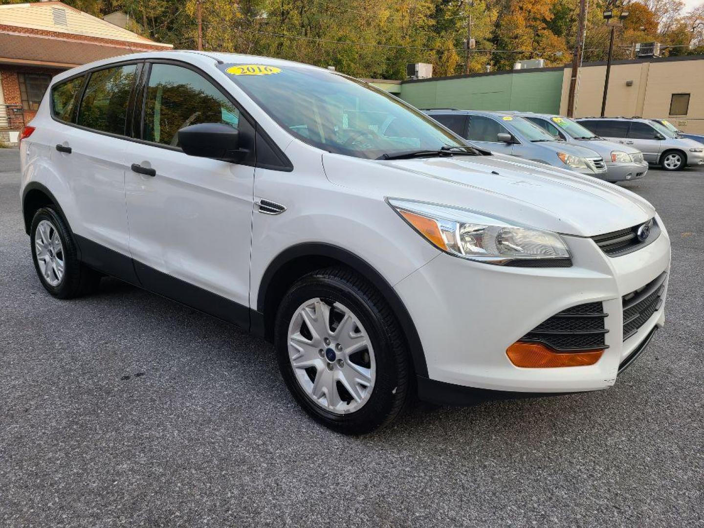 2016 WHITE FORD ESCAPE S (1FMCU0F78GU) with an 2.5L engine, Automatic transmission, located at 117 North Cameron Street, Harrisburg, PA, 17101, (717) 963-8962, 40.266762, -76.875259 - WE FINANCE!!! Good Credit/ Bad Credit/ No Credit - ALL Trade-Ins Welcomed!!! ***Guaranteed Credit Approval*** APPLY ONLINE or CALL us TODAY ;) Internet Prices and Marketplace Prices are SPECIAL discounted ***CASH DEALS*** Retail Prices are higher. Please call us to discuss your cash and finan - Photo#6