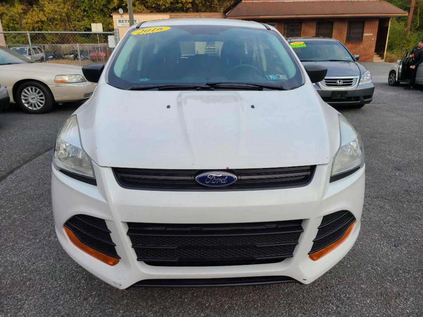 2016 WHITE FORD ESCAPE S (1FMCU0F78GU) with an 2.5L engine, Automatic transmission, located at 117 North Cameron Street, Harrisburg, PA, 17101, (717) 963-8962, 40.266762, -76.875259 - WE FINANCE!!! Good Credit/ Bad Credit/ No Credit - ALL Trade-Ins Welcomed!!! ***Guaranteed Credit Approval*** APPLY ONLINE or CALL us TODAY ;) Internet Prices and Marketplace Prices are SPECIAL discounted ***CASH DEALS*** Retail Prices are higher. Please call us to discuss your cash and finan - Photo#7