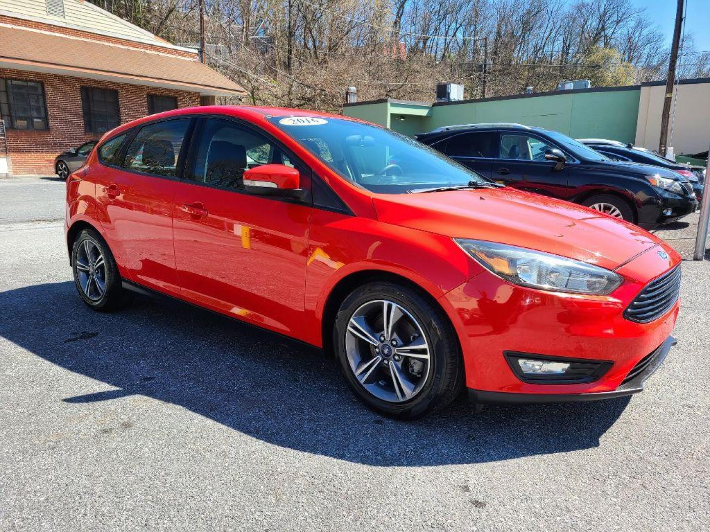 2016 RED FORD FOCUS SE (1FADP3KE0GL) with an 1.0L engine, Automatic transmission, located at 7981 Paxton Street, Harrisburg, PA, 17111, (717) 561-2926, 40.261490, -76.749229 - WE FINANCE!!! Good Credit/ Bad Credit/ No Credit - ALL Trade-Ins Welcomed!!! ***Guaranteed Credit Approval*** APPLY ONLINE or CALL us TODAY ;) Internet Prices and Marketplace Prices are SPECIAL discounted ***CASH DEALS*** Retail Prices are higher. Please call us to discuss your cash and finan - Photo#6