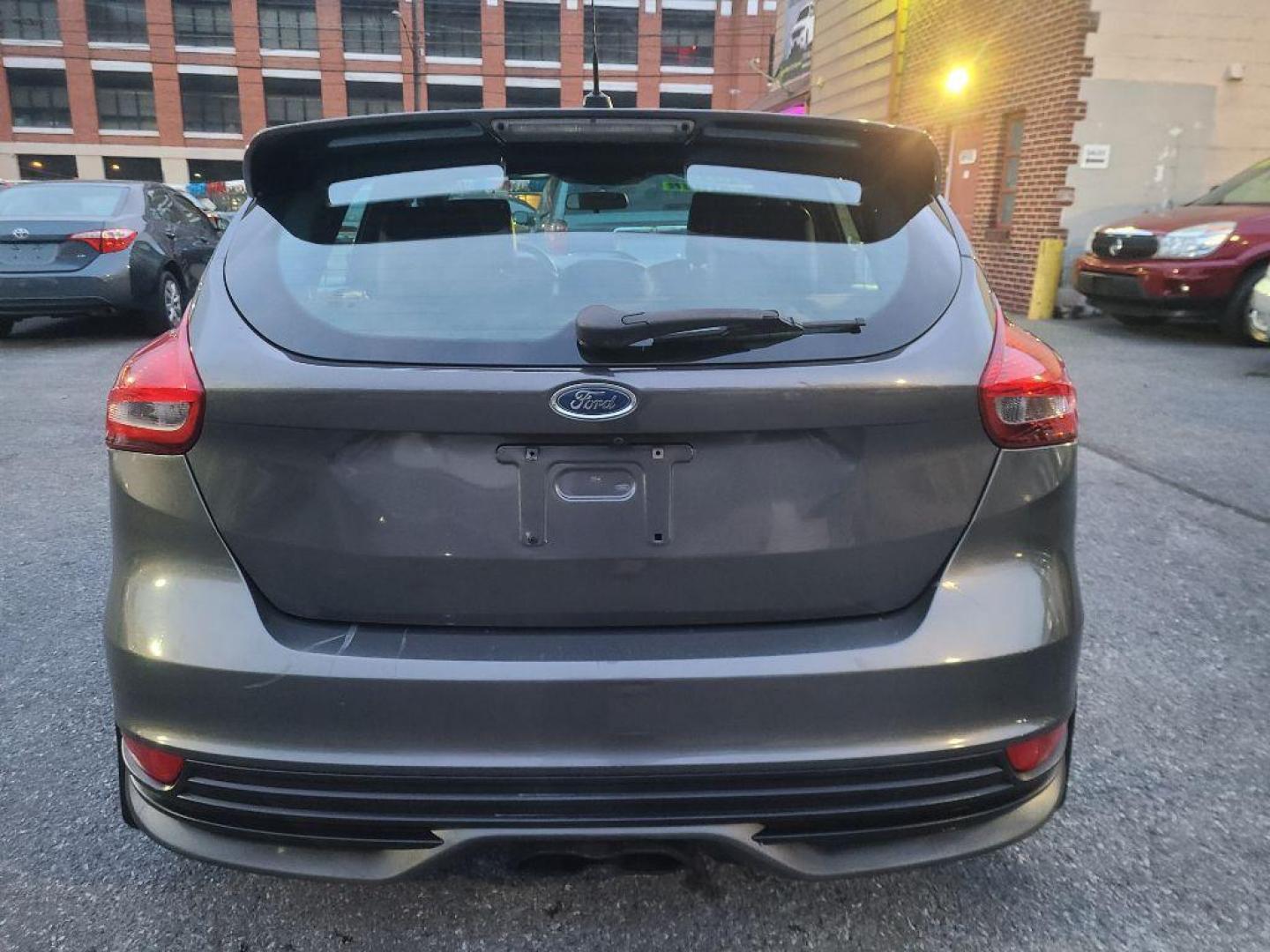 2016 GRAY FORD FOCUS ST (1FADP3L90GL) with an 2.0L engine, 6-Speed Manual transmission, located at 117 North Cameron Street, Harrisburg, PA, 17101, (717) 963-8962, 40.266762, -76.875259 - WE FINANCE!!! Good Credit/ Bad Credit/ No Credit - ALL Trade-Ins Welcomed!!! ***Guaranteed Credit Approval*** APPLY ONLINE or CALL us TODAY ;) Internet Prices and Marketplace Prices are SPECIAL discounted ***CASH DEALS*** Retail Prices are higher. Please call us to discuss your cash and finan - Photo#3