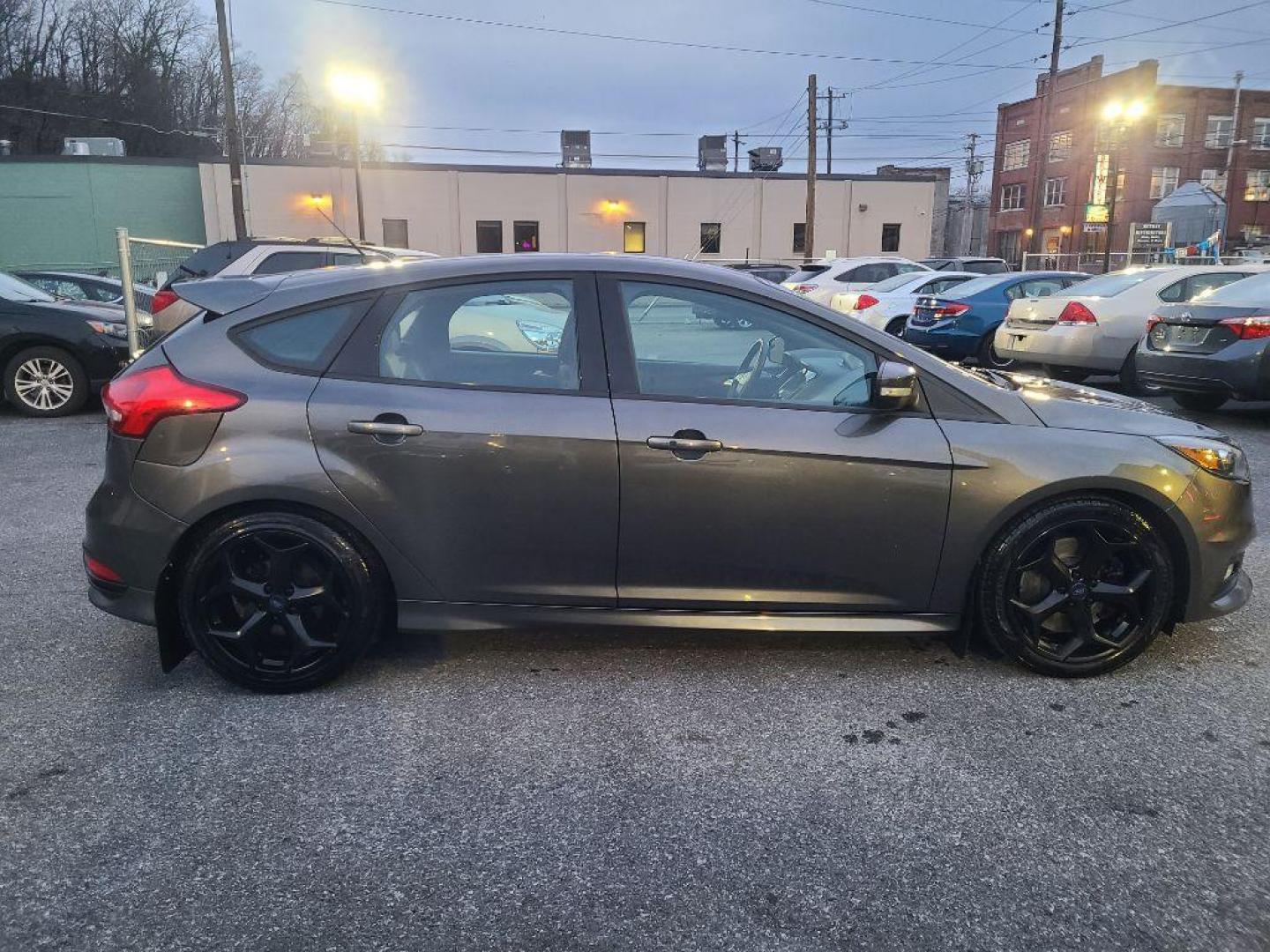 2016 GRAY FORD FOCUS ST (1FADP3L90GL) with an 2.0L engine, 6-Speed Manual transmission, located at 117 North Cameron Street, Harrisburg, PA, 17101, (717) 963-8962, 40.266762, -76.875259 - WE FINANCE!!! Good Credit/ Bad Credit/ No Credit - ALL Trade-Ins Welcomed!!! ***Guaranteed Credit Approval*** APPLY ONLINE or CALL us TODAY ;) Internet Prices and Marketplace Prices are SPECIAL discounted ***CASH DEALS*** Retail Prices are higher. Please call us to discuss your cash and finan - Photo#5