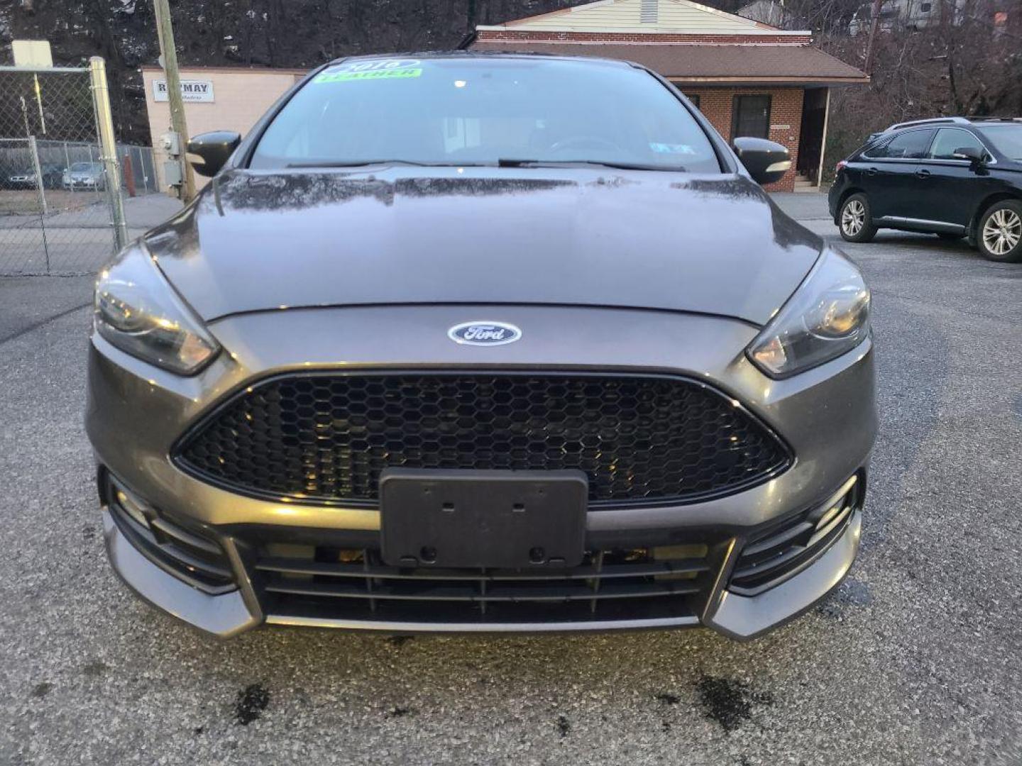 2016 GRAY FORD FOCUS ST (1FADP3L90GL) with an 2.0L engine, 6-Speed Manual transmission, located at 117 North Cameron Street, Harrisburg, PA, 17101, (717) 963-8962, 40.266762, -76.875259 - WE FINANCE!!! Good Credit/ Bad Credit/ No Credit - ALL Trade-Ins Welcomed!!! ***Guaranteed Credit Approval*** APPLY ONLINE or CALL us TODAY ;) Internet Prices and Marketplace Prices are SPECIAL discounted ***CASH DEALS*** Retail Prices are higher. Please call us to discuss your cash and finan - Photo#7