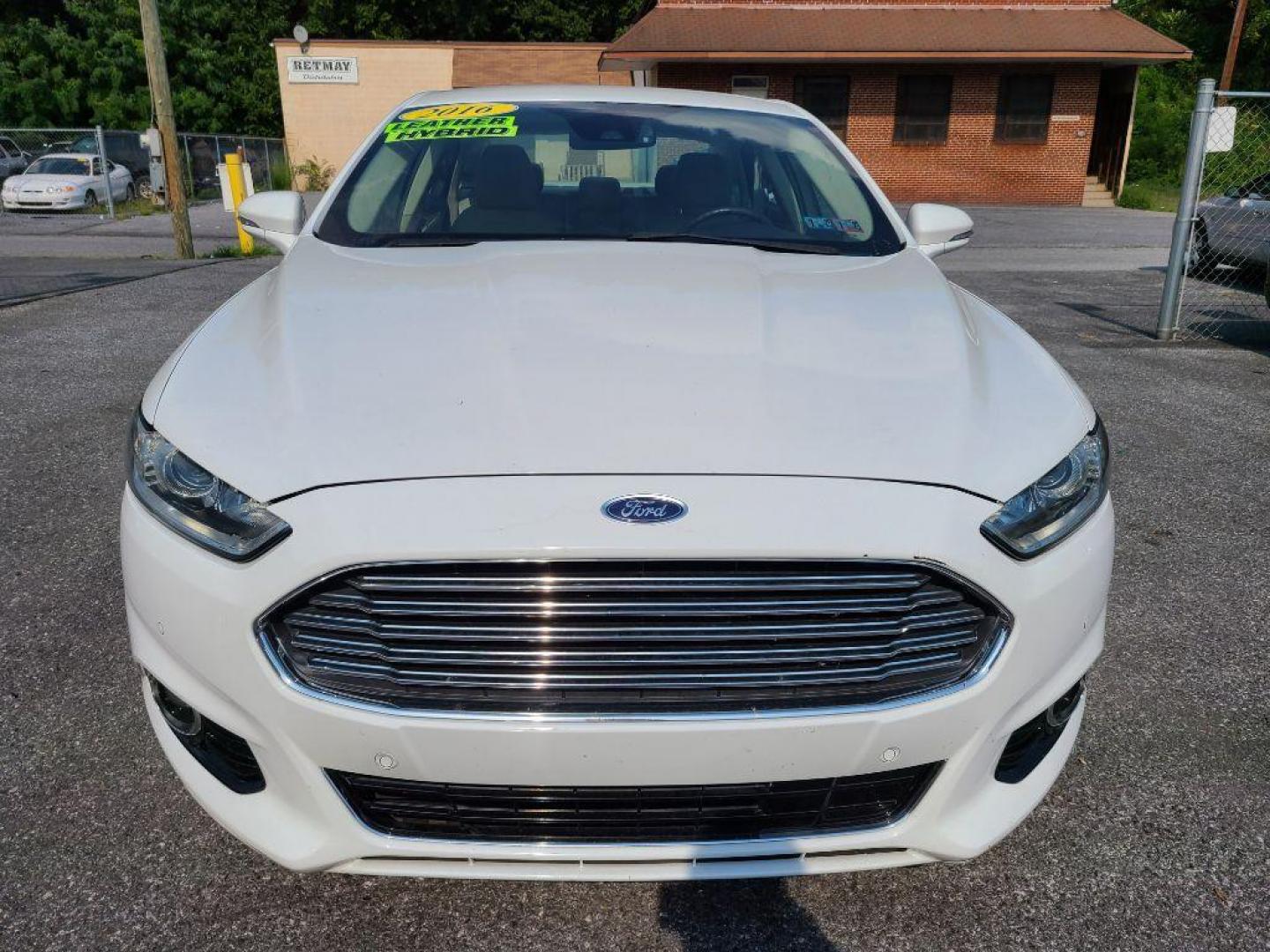 2016 WHITE FORD FUSION SE PHEV (3FA6P0PU6GR) with an 2.0L engine, Continuously Variable transmission, located at 7981 Paxton Street, Harrisburg, PA, 17111, (717) 561-2926, 40.261490, -76.749229 - WE FINANCE!!! Good Credit/ Bad Credit/ No Credit - ALL Trade-Ins Welcomed!!! ***Guaranteed Credit Approval*** APPLY ONLINE or CALL us TODAY ;) Internet Prices and Marketplace Prices are SPECIAL discounted ***CASH DEALS*** Retail Prices are higher. Please call us to discuss your cash and finan - Photo#7