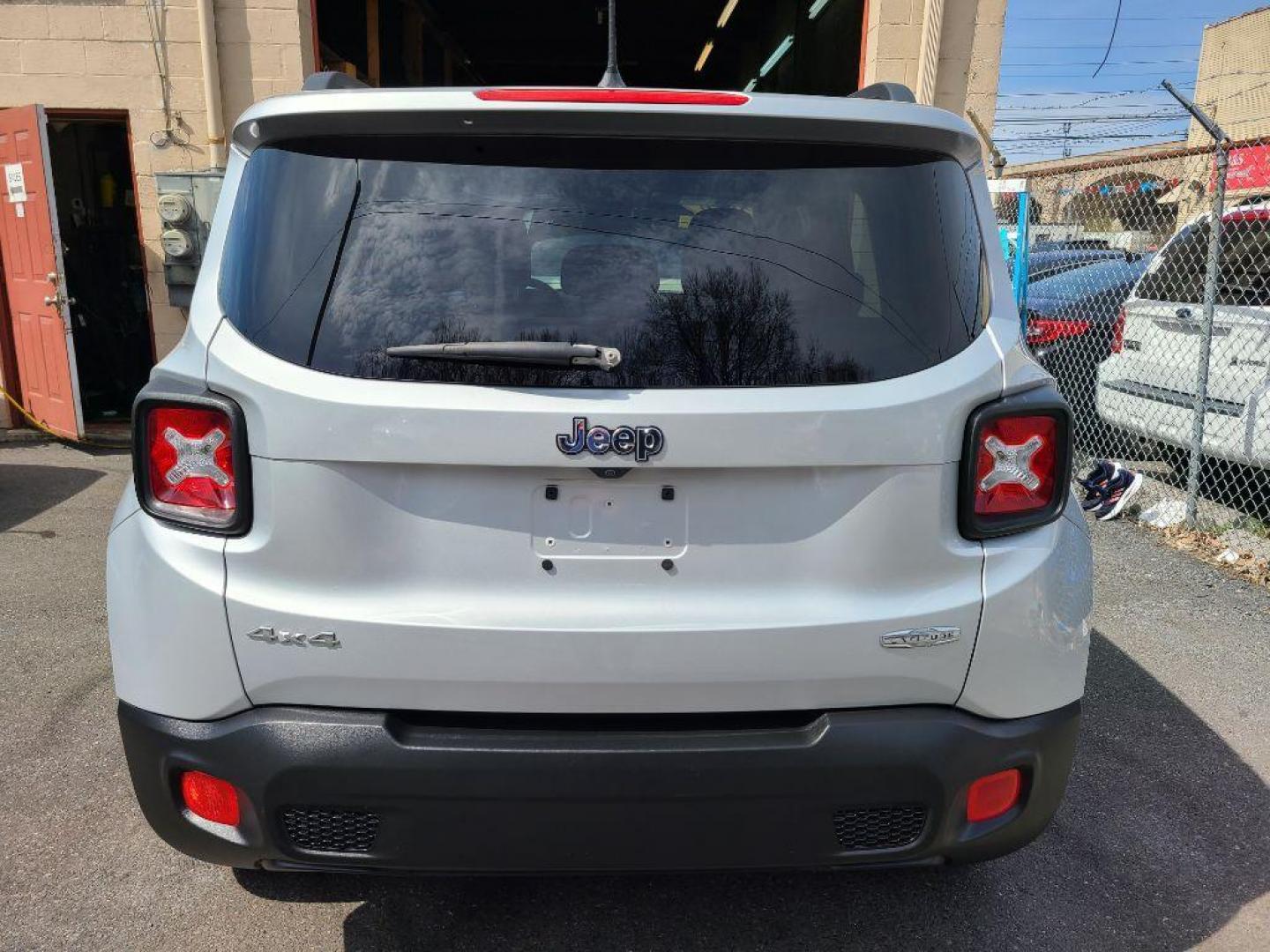 2016 SILVER JEEP RENEGADE LATITUDE (ZACCJBBT8GP) with an 2.4L engine, Automatic transmission, located at 7981 Paxton Street, Harrisburg, PA, 17111, (717) 561-2926, 40.261490, -76.749229 - WE FINANCE!!! Good Credit/ Bad Credit/ No Credit - ALL Trade-Ins Welcomed!!! ***Guaranteed Credit Approval*** APPLY ONLINE or CALL us TODAY ;) Internet Prices and Marketplace Prices are SPECIAL discounted ***CASH DEALS*** Retail Prices are higher. Please call us to discuss your cash and finan - Photo#3