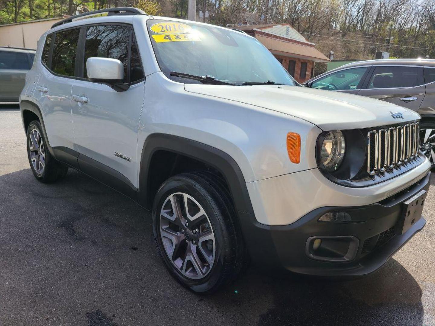 2016 SILVER JEEP RENEGADE LATITUDE (ZACCJBBT8GP) with an 2.4L engine, Automatic transmission, located at 7981 Paxton Street, Harrisburg, PA, 17111, (717) 561-2926, 40.261490, -76.749229 - WE FINANCE!!! Good Credit/ Bad Credit/ No Credit - ALL Trade-Ins Welcomed!!! ***Guaranteed Credit Approval*** APPLY ONLINE or CALL us TODAY ;) Internet Prices and Marketplace Prices are SPECIAL discounted ***CASH DEALS*** Retail Prices are higher. Please call us to discuss your cash and finan - Photo#6