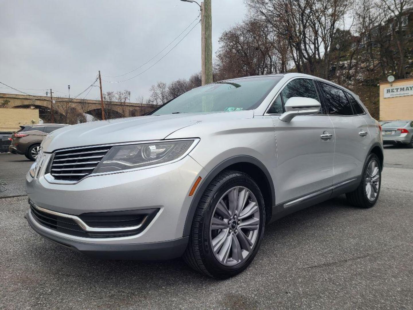 2016 SILVER LINCOLN MKX RESERVE (2LMTJ8LP1GB) with an 2.7L engine, Automatic transmission, located at 7981 Paxton Street, Harrisburg, PA, 17111, (717) 561-2926, 40.261490, -76.749229 - WE FINANCE!!! Good Credit/ Bad Credit/ No Credit - ALL Trade-Ins Welcomed!!! ***Guaranteed Credit Approval*** APPLY ONLINE or CALL us TODAY ;) Internet Prices and Marketplace Prices are SPECIAL discounted ***CASH DEALS*** Retail Prices are higher. Please call us to discuss your cash and finan - Photo#0