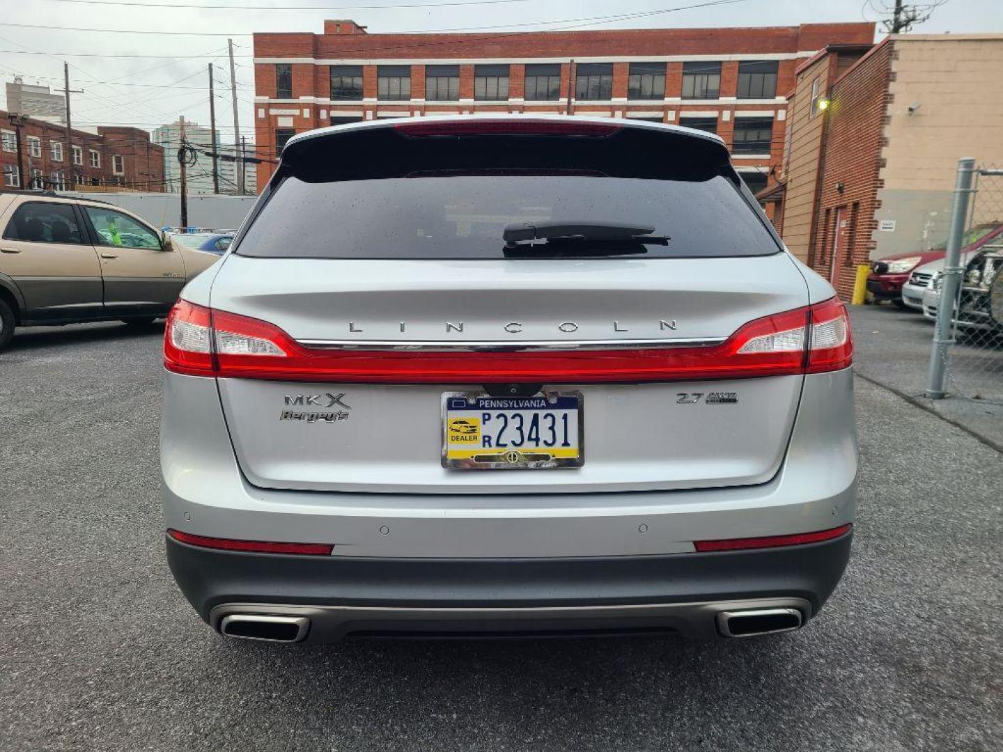 2016 SILVER LINCOLN MKX RESERVE (2LMTJ8LP1GB) with an 2.7L engine, Automatic transmission, located at 7981 Paxton Street, Harrisburg, PA, 17111, (717) 561-2926, 40.261490, -76.749229 - WE FINANCE!!! Good Credit/ Bad Credit/ No Credit - ALL Trade-Ins Welcomed!!! ***Guaranteed Credit Approval*** APPLY ONLINE or CALL us TODAY ;) Internet Prices and Marketplace Prices are SPECIAL discounted ***CASH DEALS*** Retail Prices are higher. Please call us to discuss your cash and finan - Photo#3