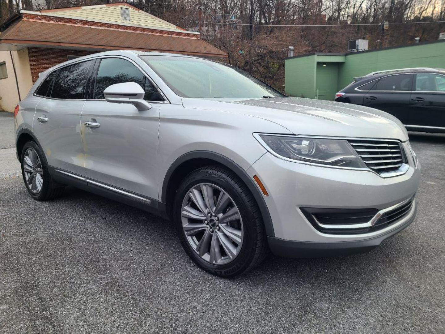 2016 SILVER LINCOLN MKX RESERVE (2LMTJ8LP1GB) with an 2.7L engine, Automatic transmission, located at 7981 Paxton Street, Harrisburg, PA, 17111, (717) 561-2926, 40.261490, -76.749229 - WE FINANCE!!! Good Credit/ Bad Credit/ No Credit - ALL Trade-Ins Welcomed!!! ***Guaranteed Credit Approval*** APPLY ONLINE or CALL us TODAY ;) Internet Prices and Marketplace Prices are SPECIAL discounted ***CASH DEALS*** Retail Prices are higher. Please call us to discuss your cash and finan - Photo#7